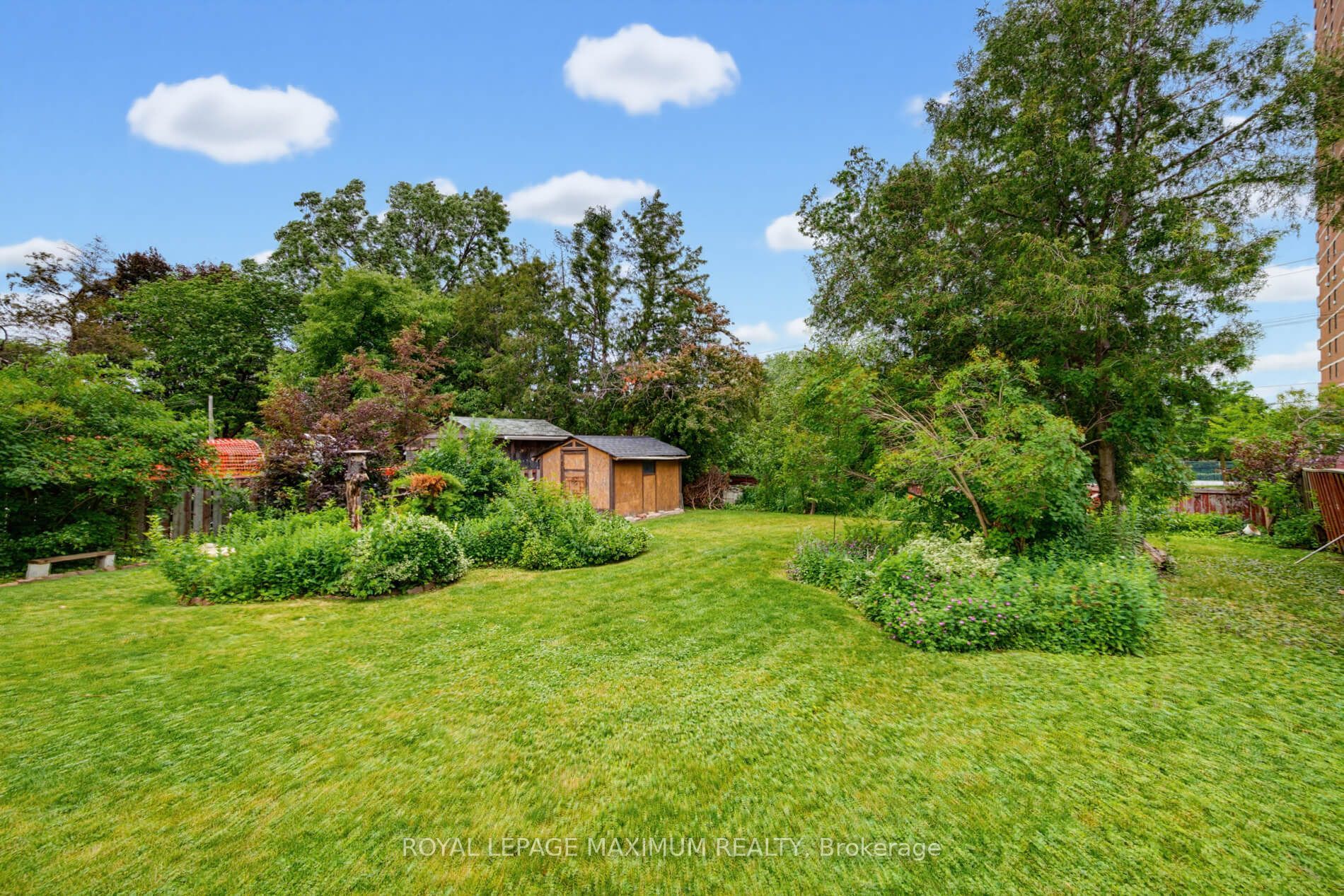 41 Strathavon Drive Property Photo 32