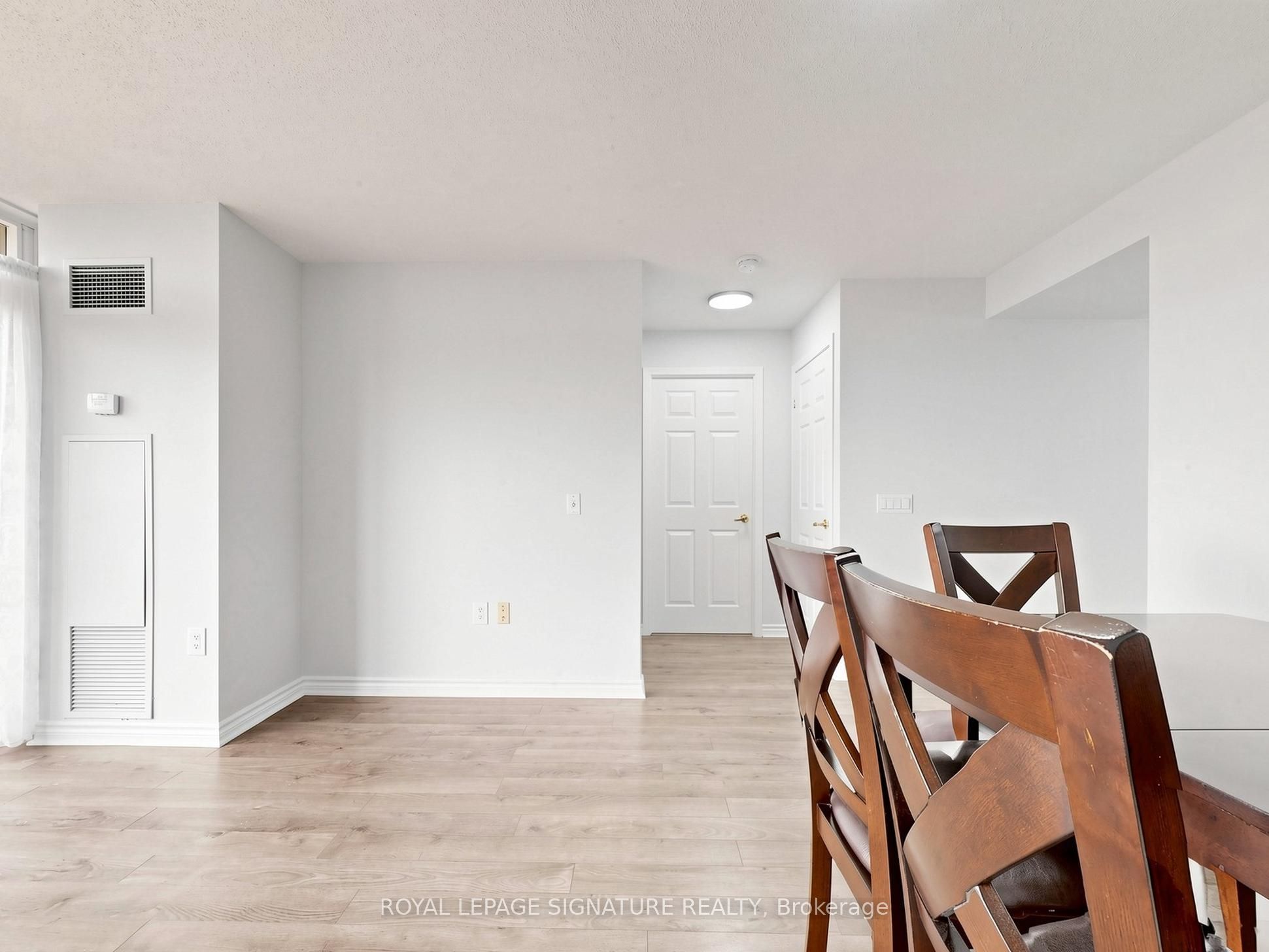 55 Strathaven Drive 708 Property Photo 15