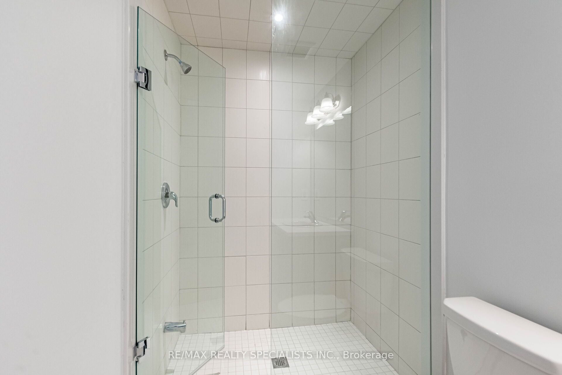 5966 Saigon Street Property Photo 8