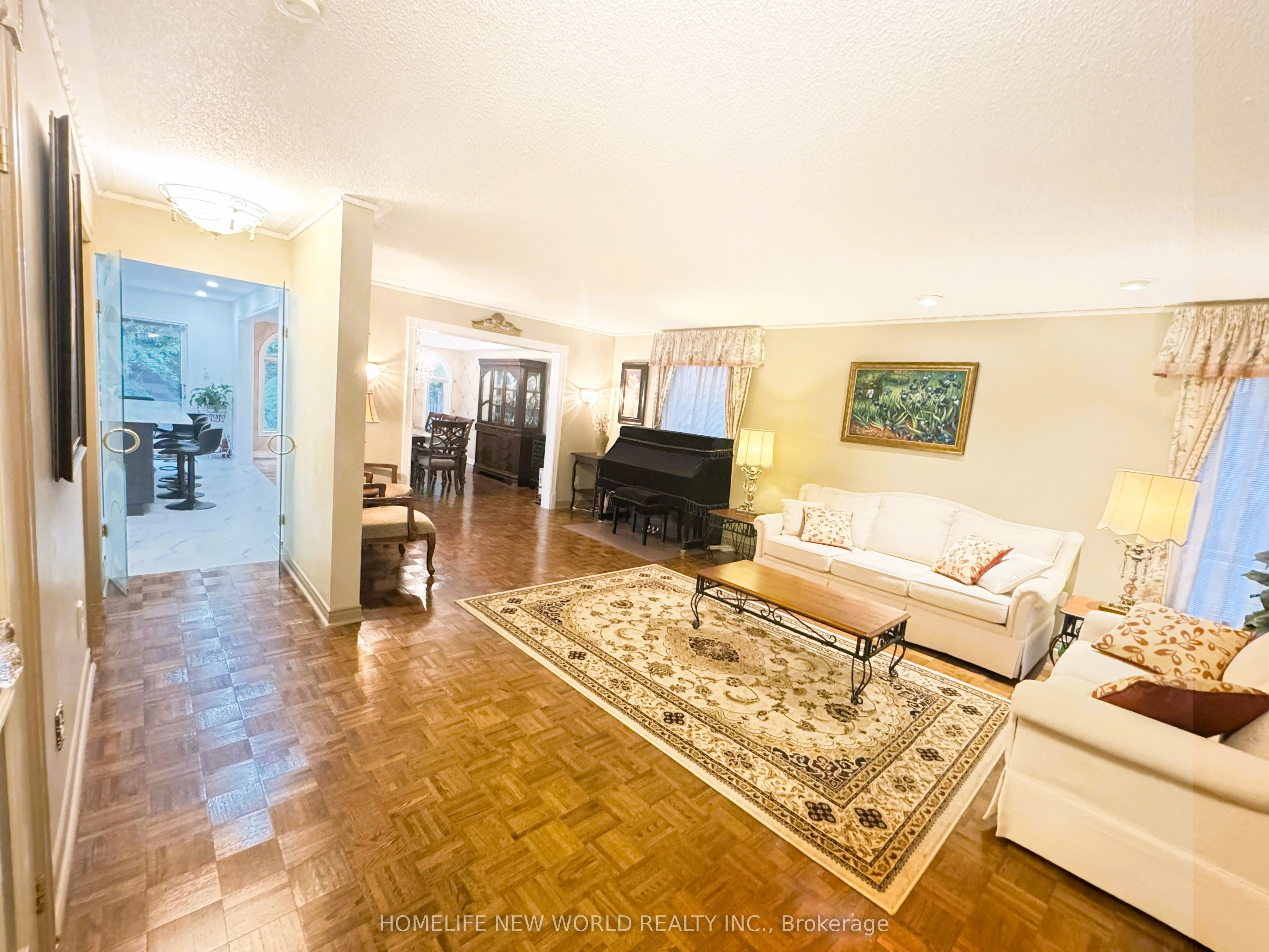 2326 Yorktown Circle Property Photo 6