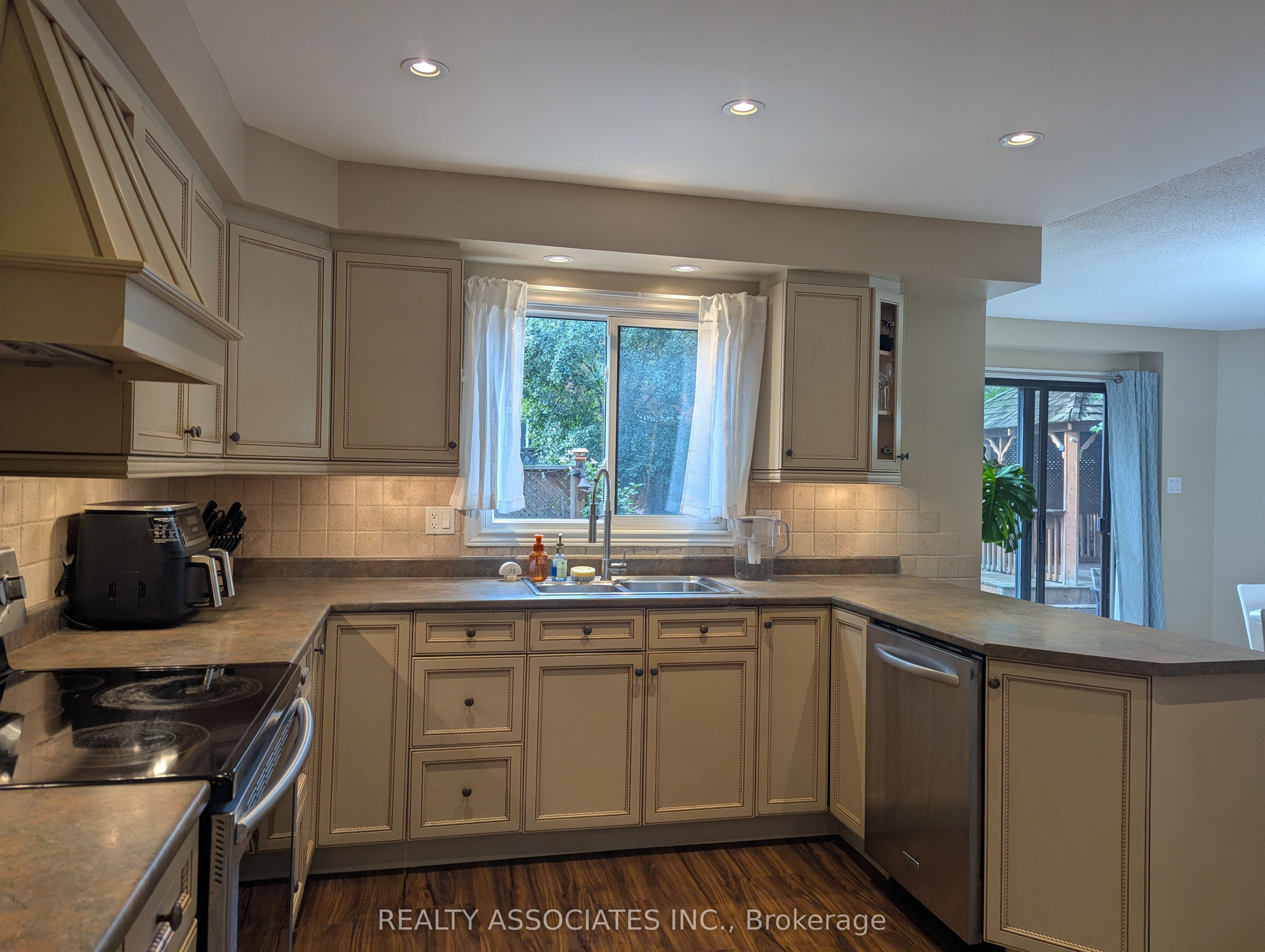 3279 Charlebrook Court Property Photo 14