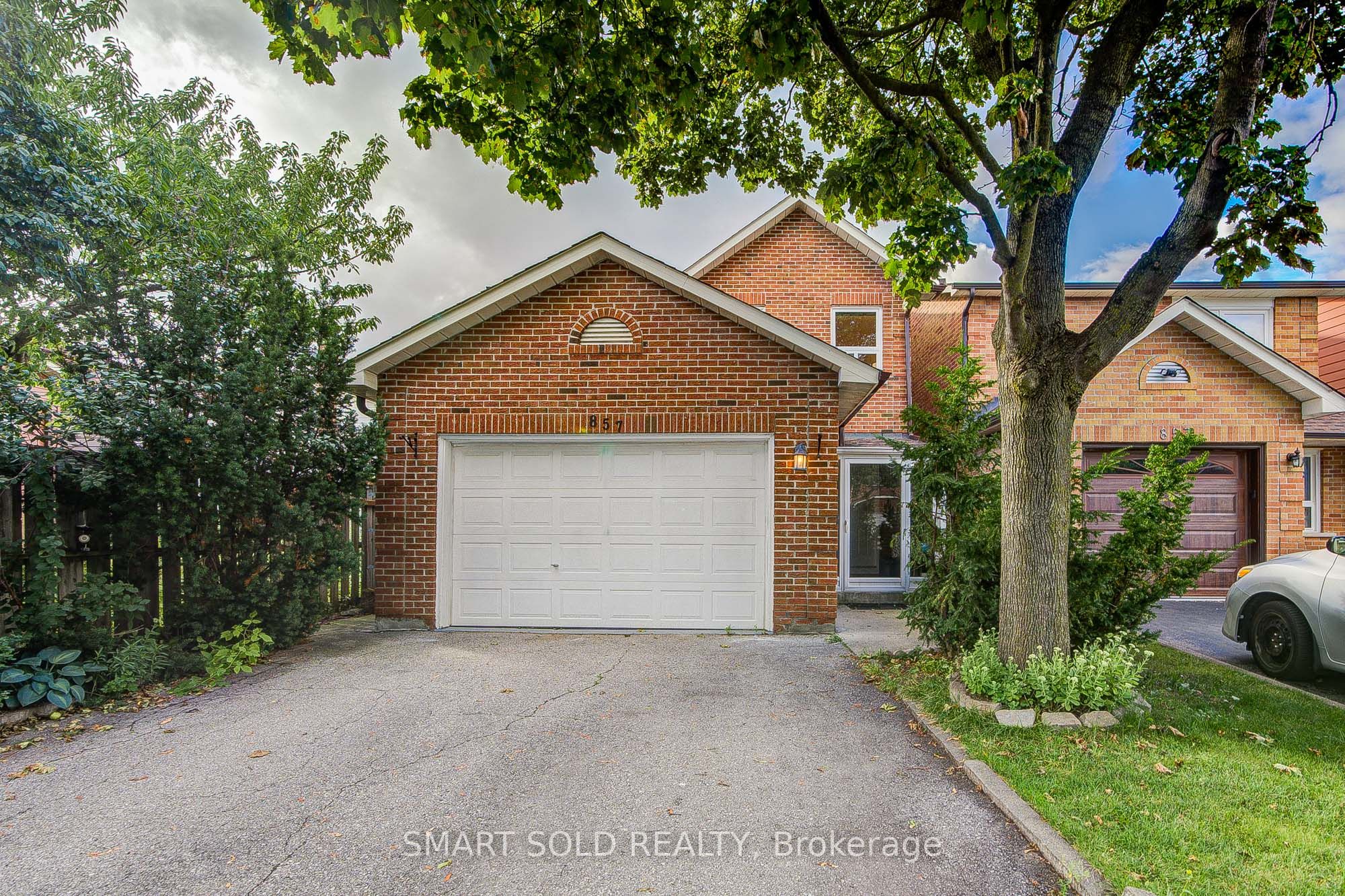 857 Messenger Meadow Drive Property Photo 1