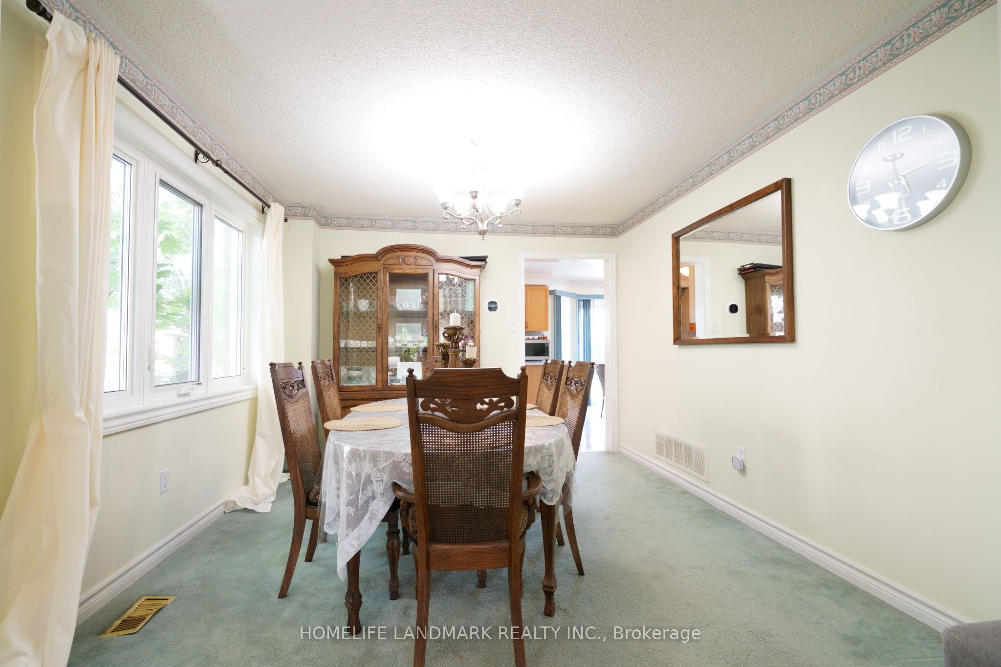 2914 Peacock Drive Property Photo 3