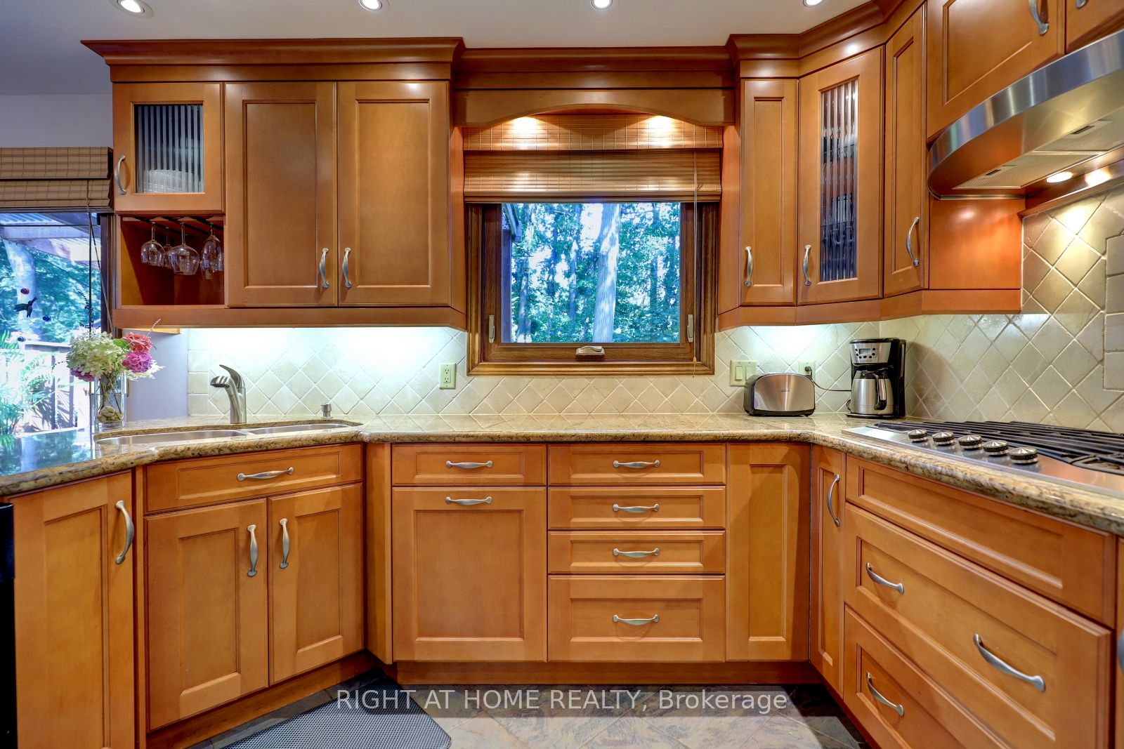 1412 Carmen Drive Property Photo 13