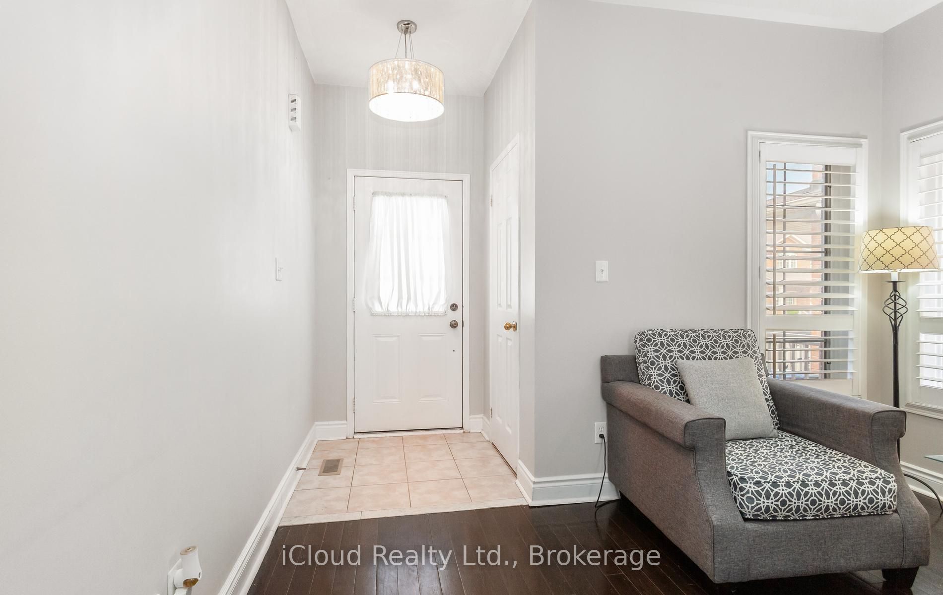 39 Flurry Circle Property Photo 5