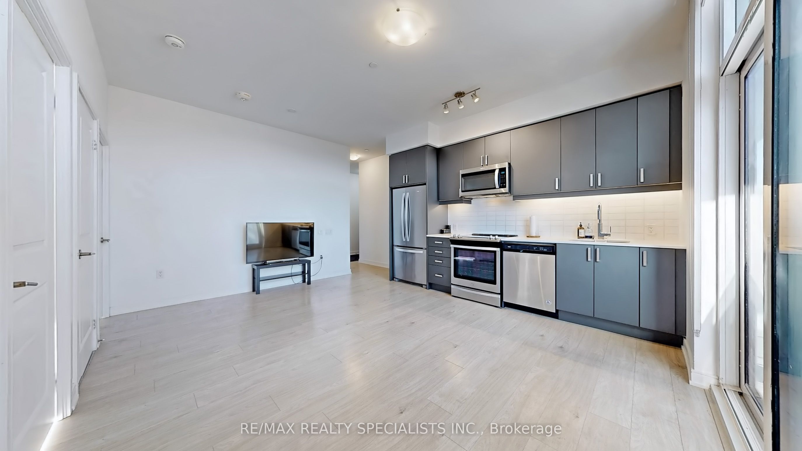 8 Nahani Way 321 Property Photo 11