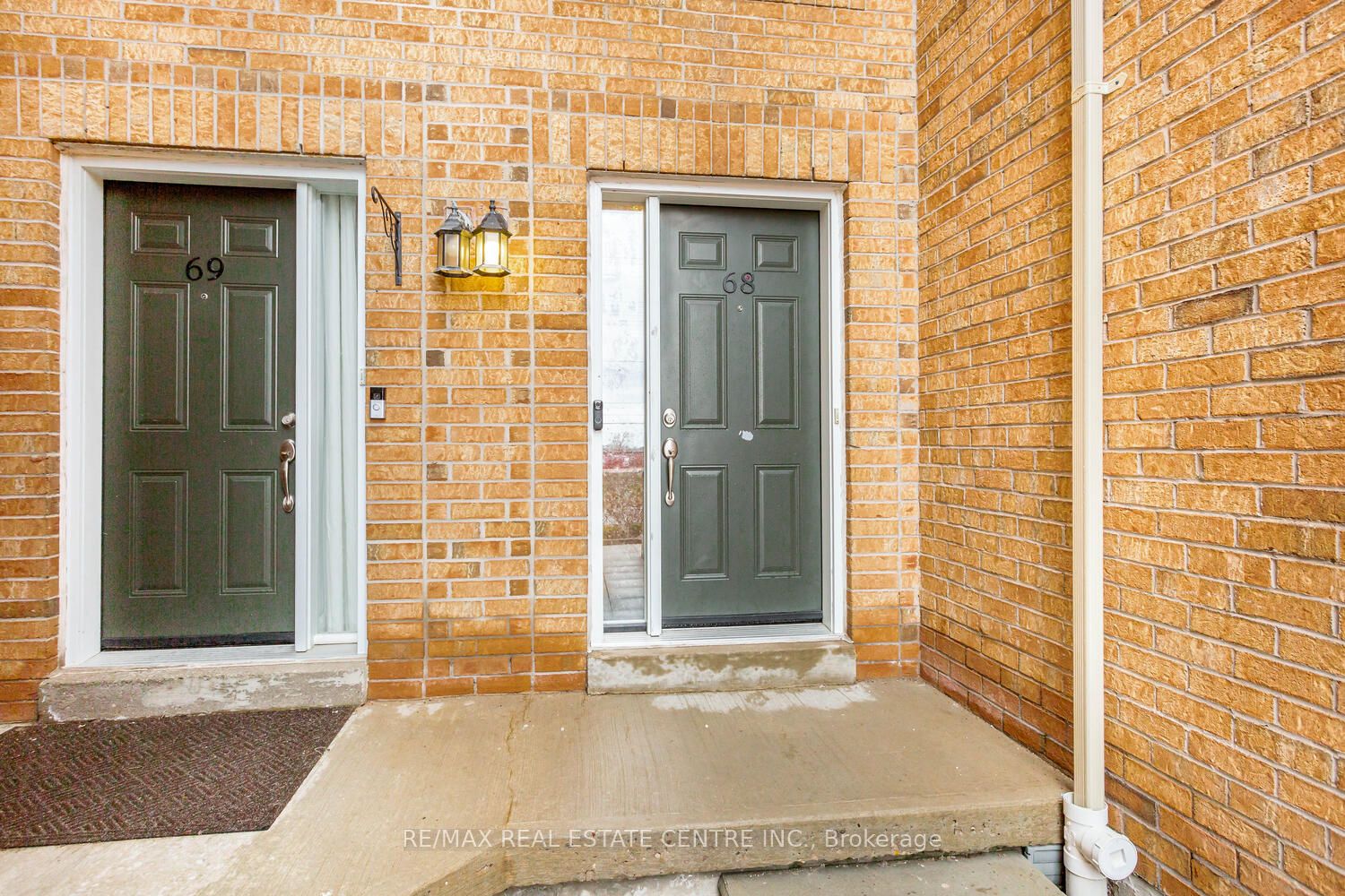 45 Bristol Road E 68 Property Photo 3
