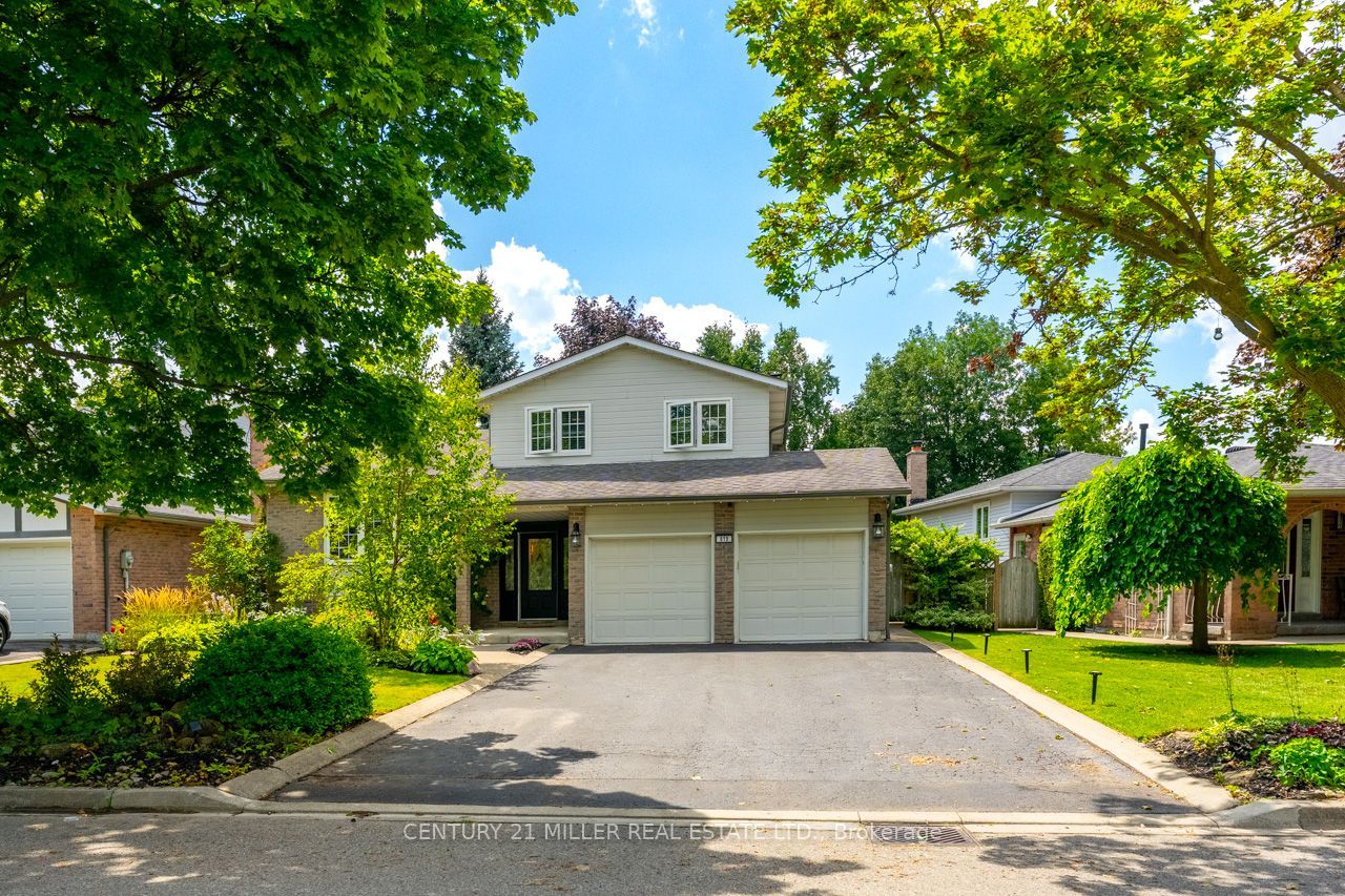 619 Moorelands Crescent Property Photo 1