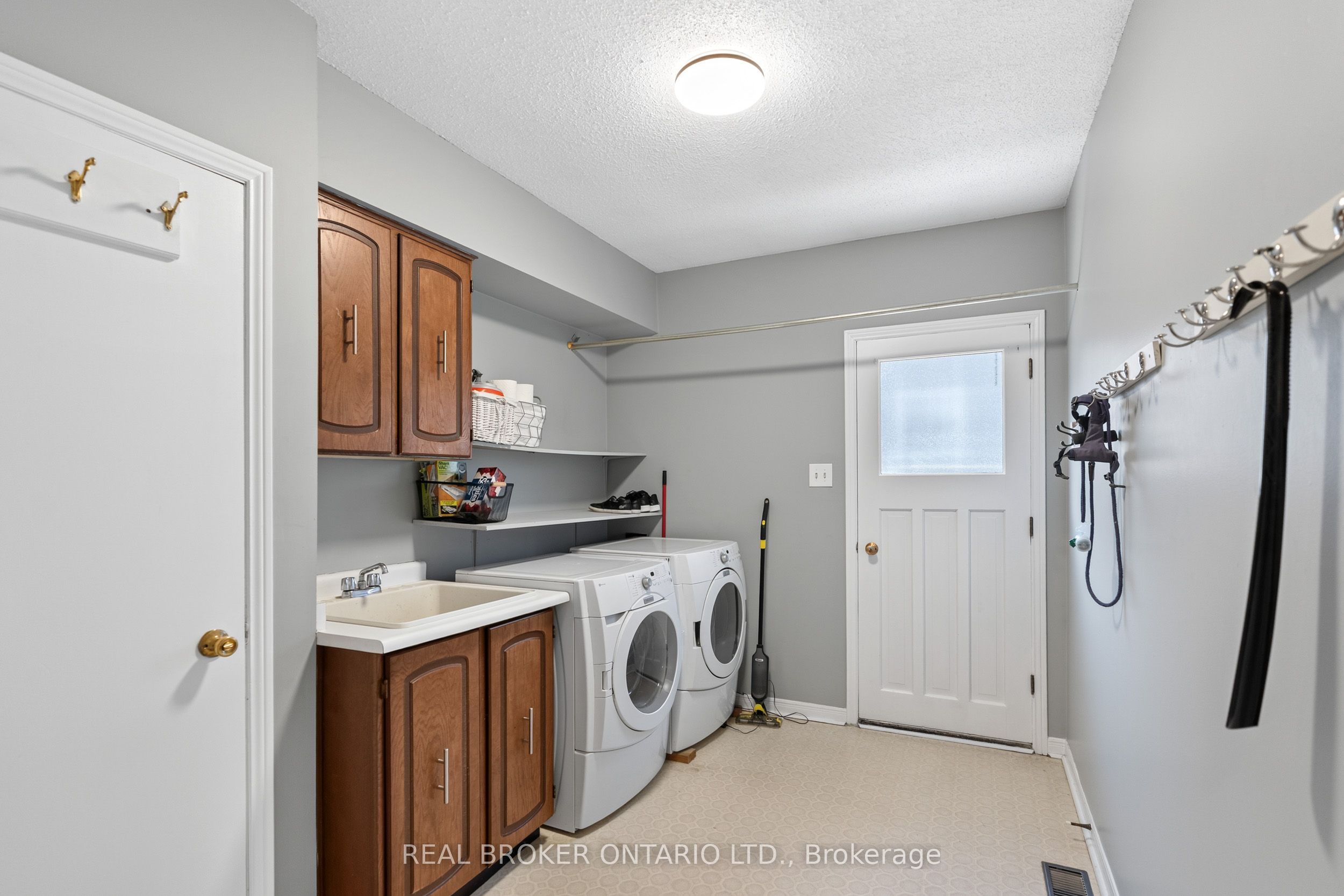 1291 Windrush Drive Property Photo 41