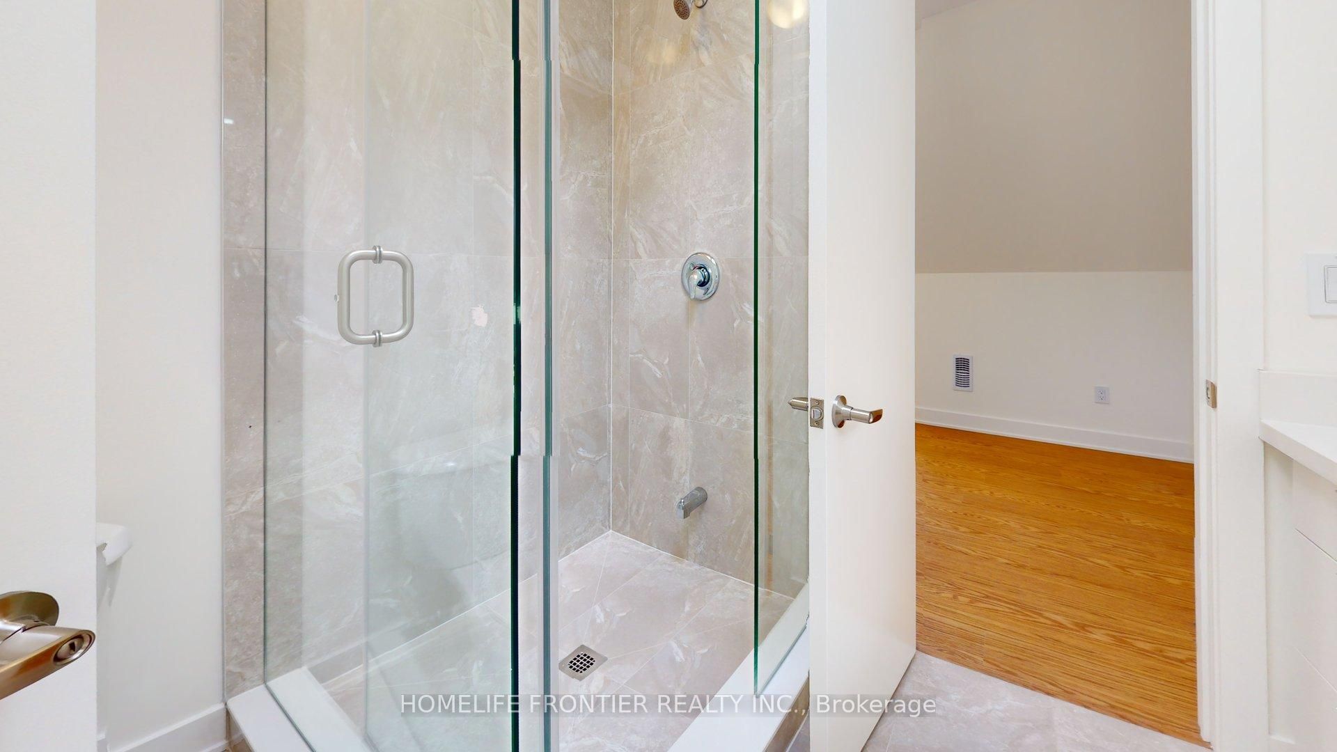 1089 Glencairn Avenue R (laneway) Property Photo 17