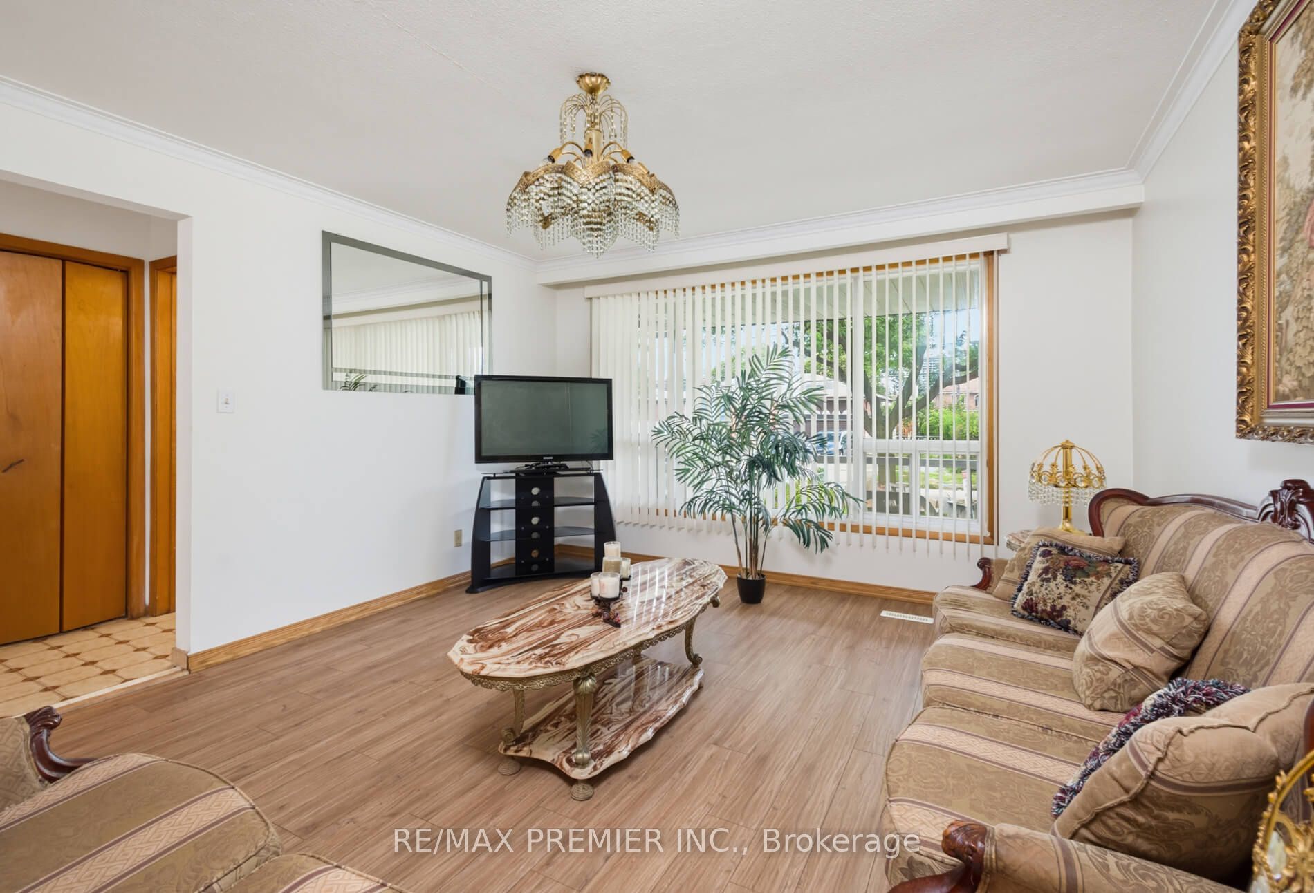 27 Whitfield Avenue Property Photo 5