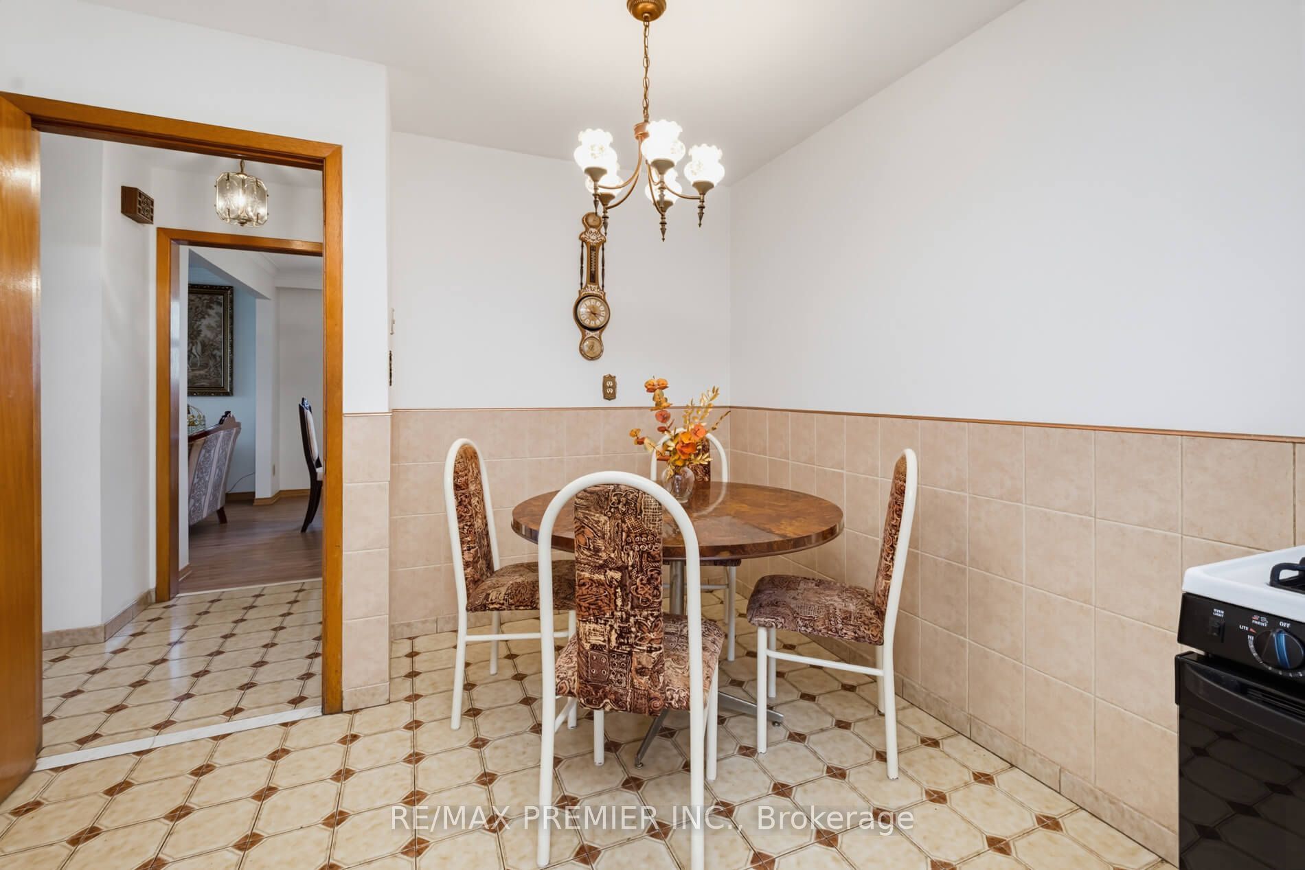 27 Whitfield Avenue Property Photo 9