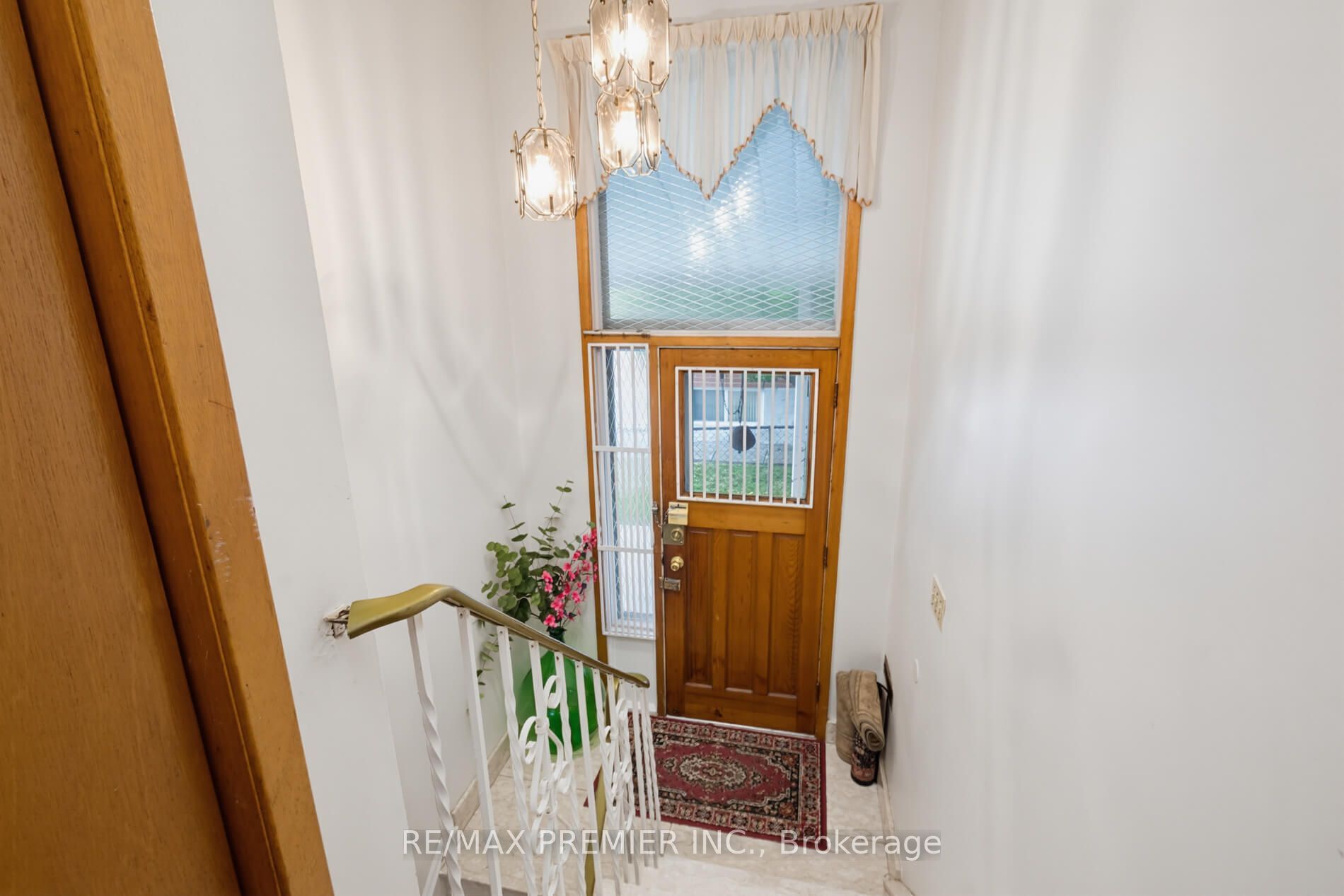 27 Whitfield Avenue Property Photo 14