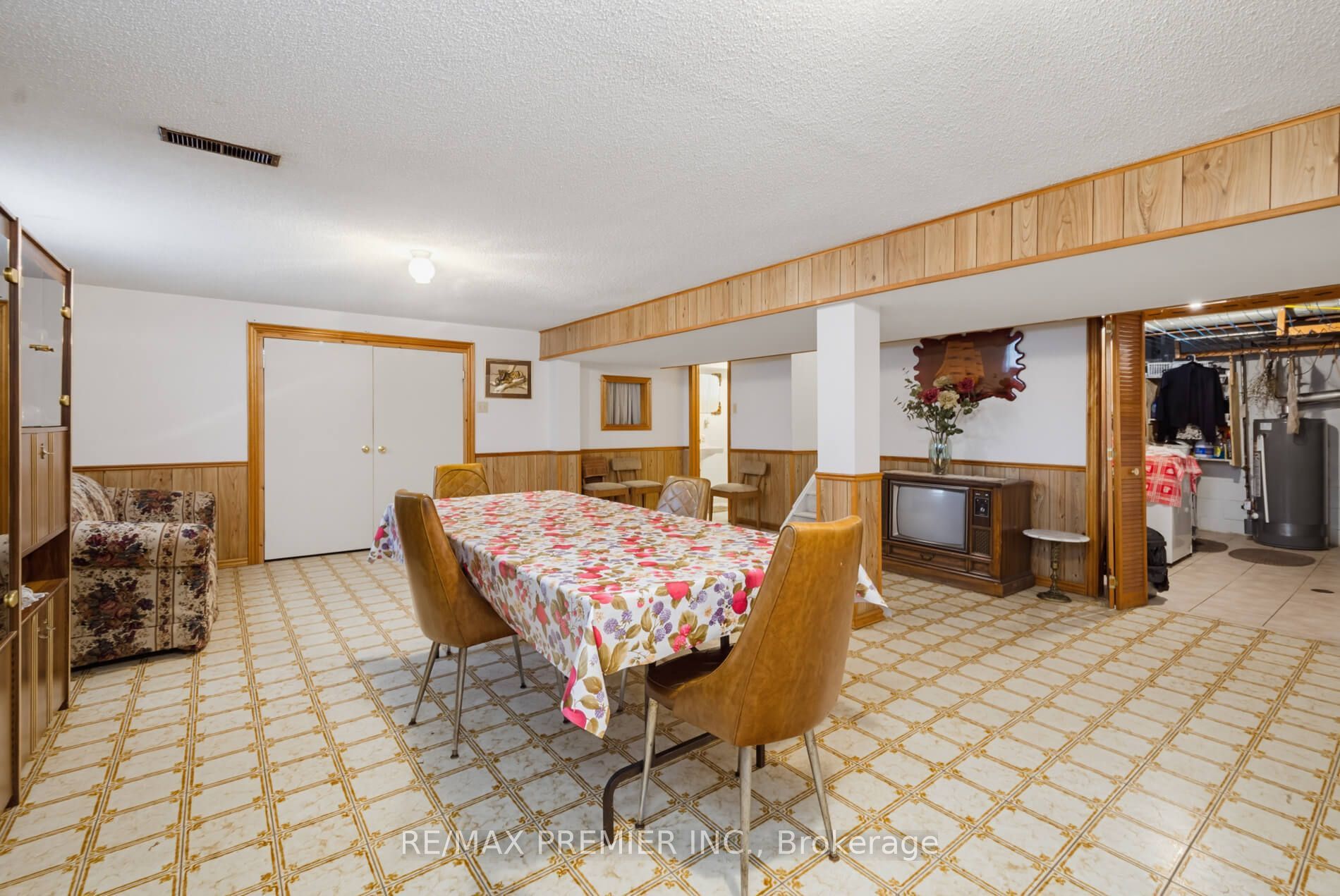 27 Whitfield Avenue Property Photo 17
