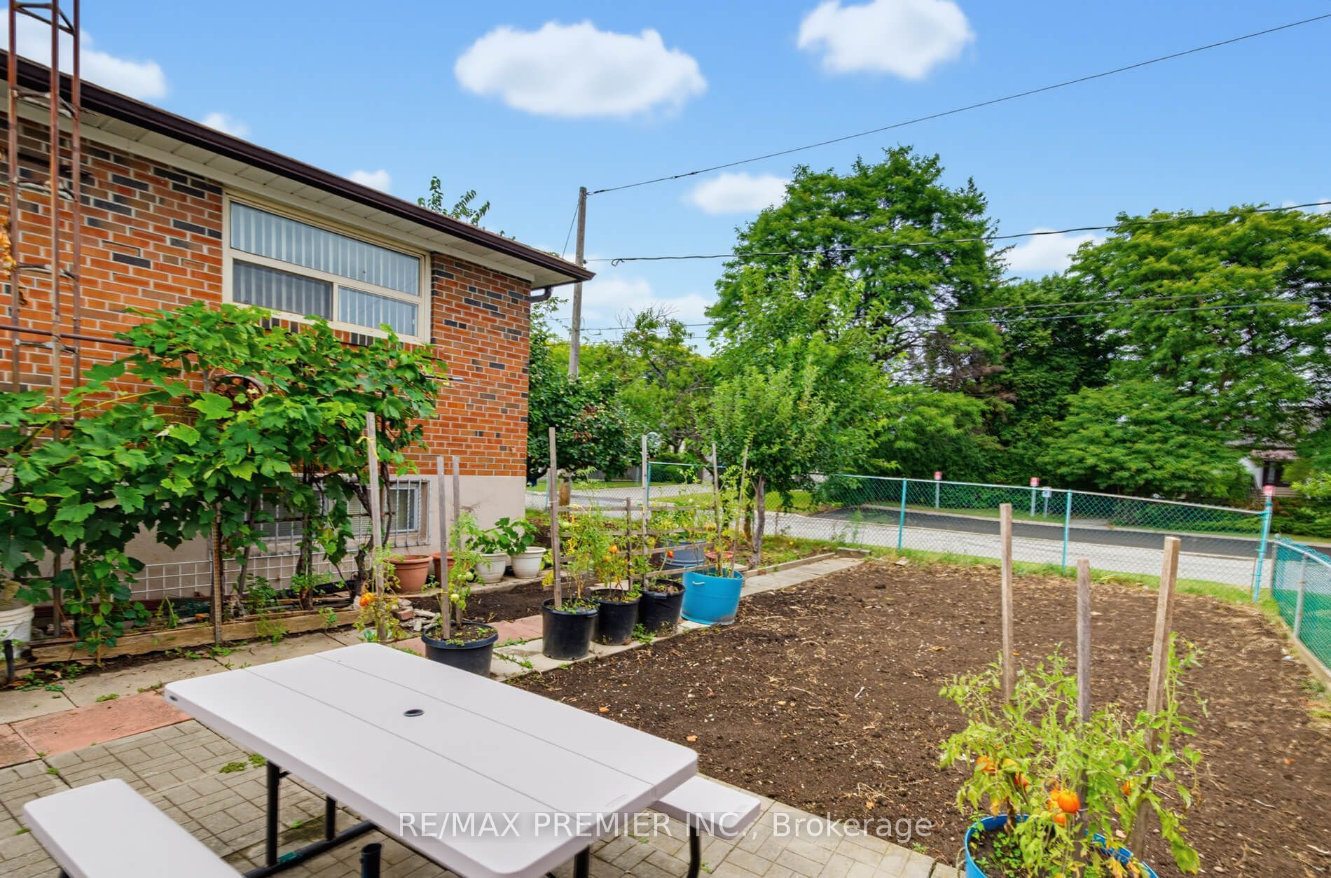 27 Whitfield Avenue Property Photo 24