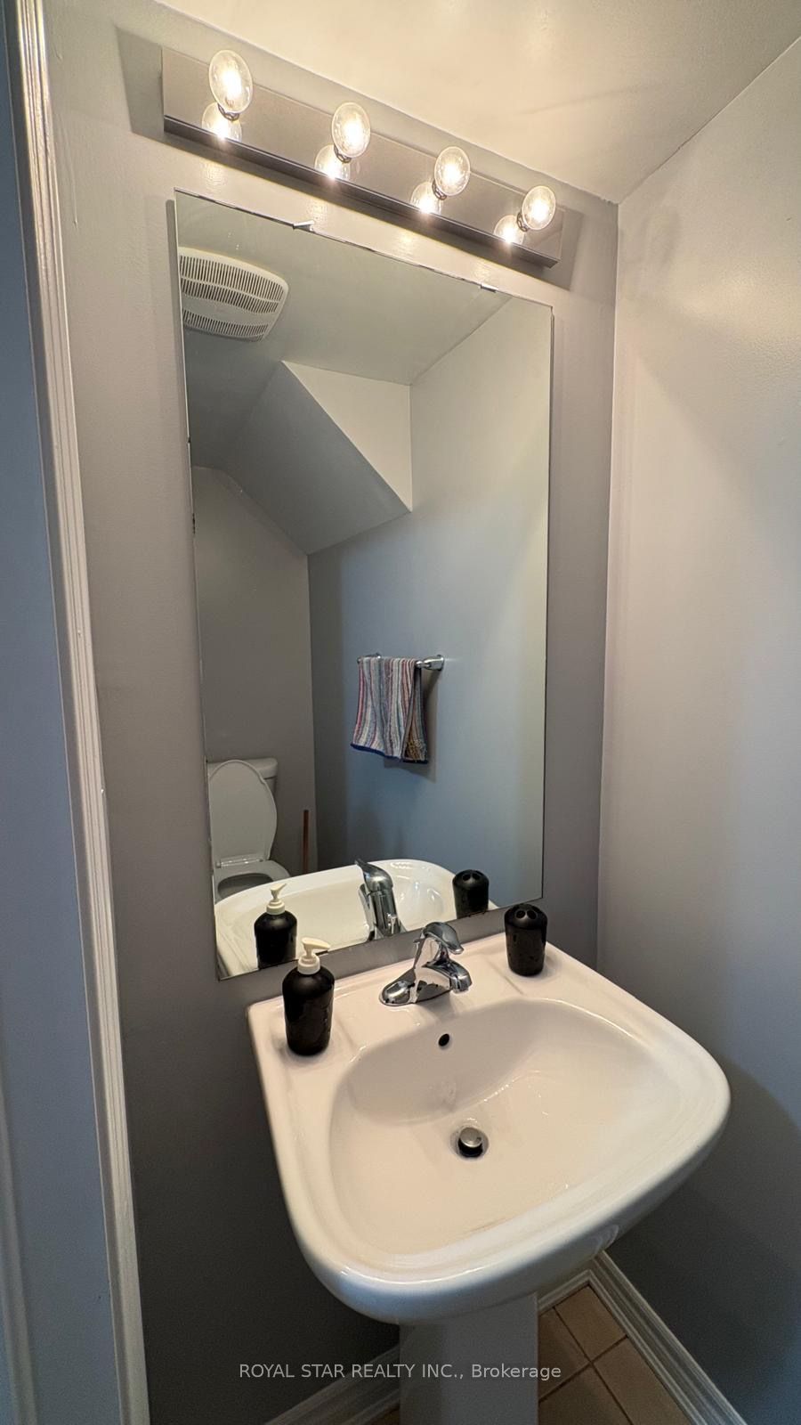 200 Veterans Drive S 31 Property Photo 11