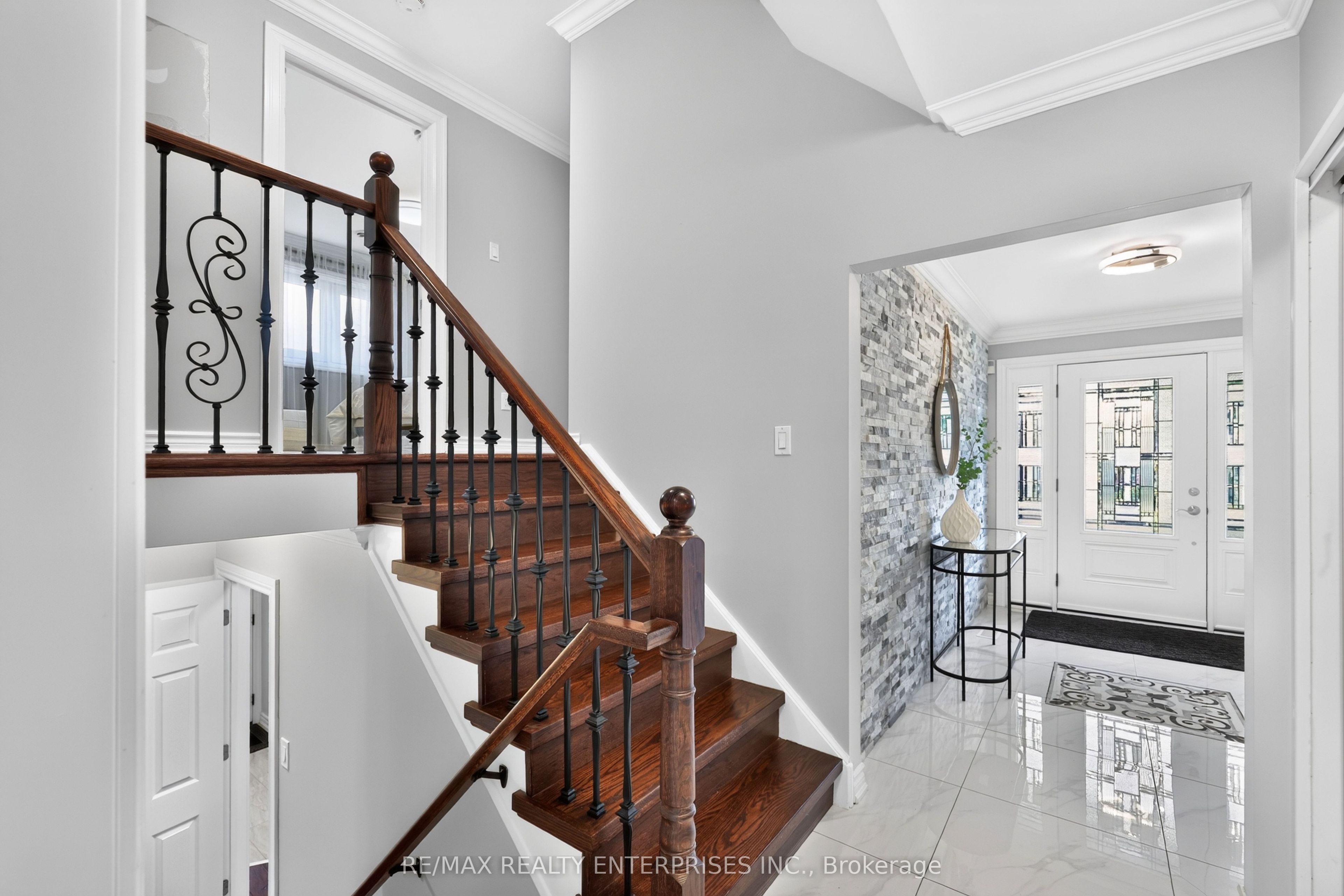 1873 Briarcrook Crescent Property Photo 7