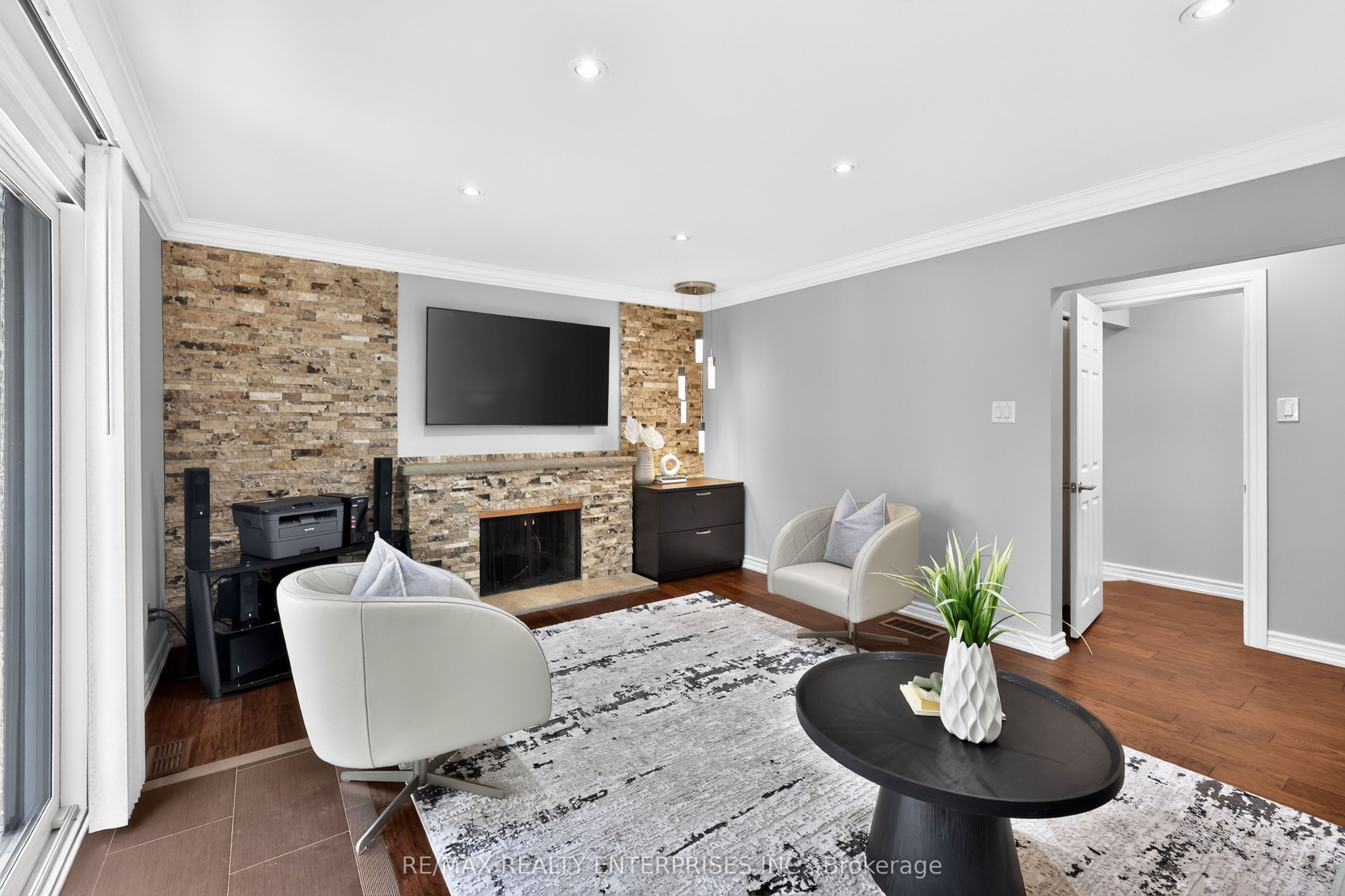 1873 Briarcrook Crescent Property Photo 27