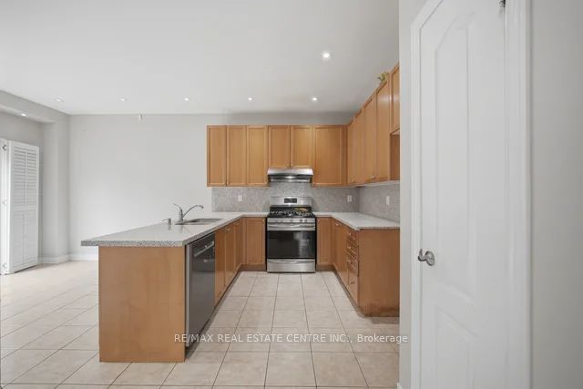 32 Midnightsun Trail Property Photo 14