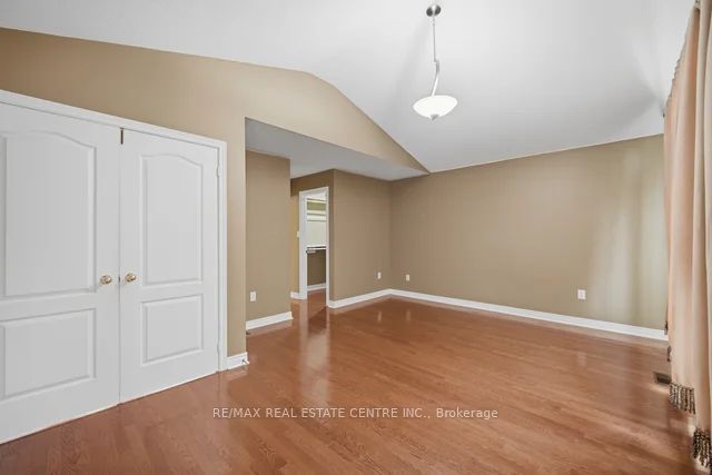 32 Midnightsun Trail Property Photo 26