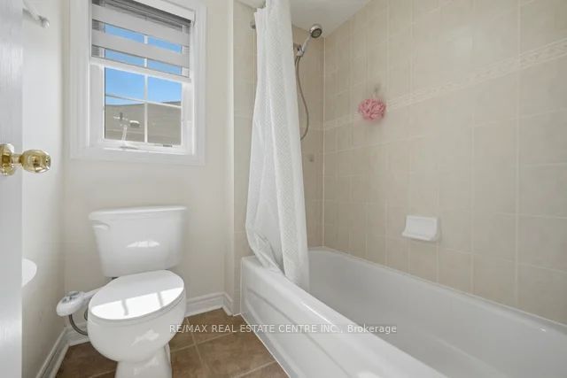 32 Midnightsun Trail Property Photo 34