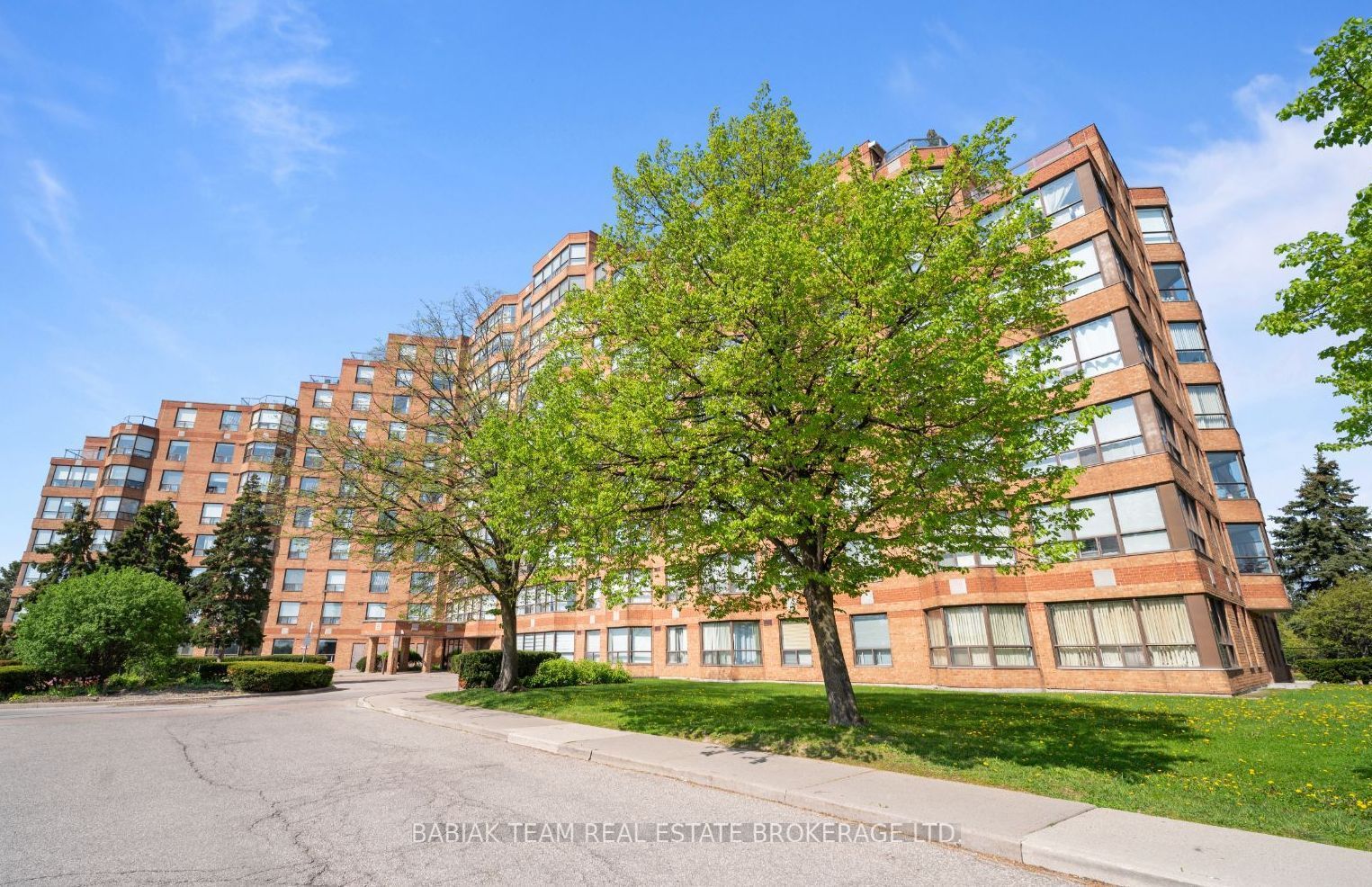 6 Humberline Drive 202 Property Photo 1