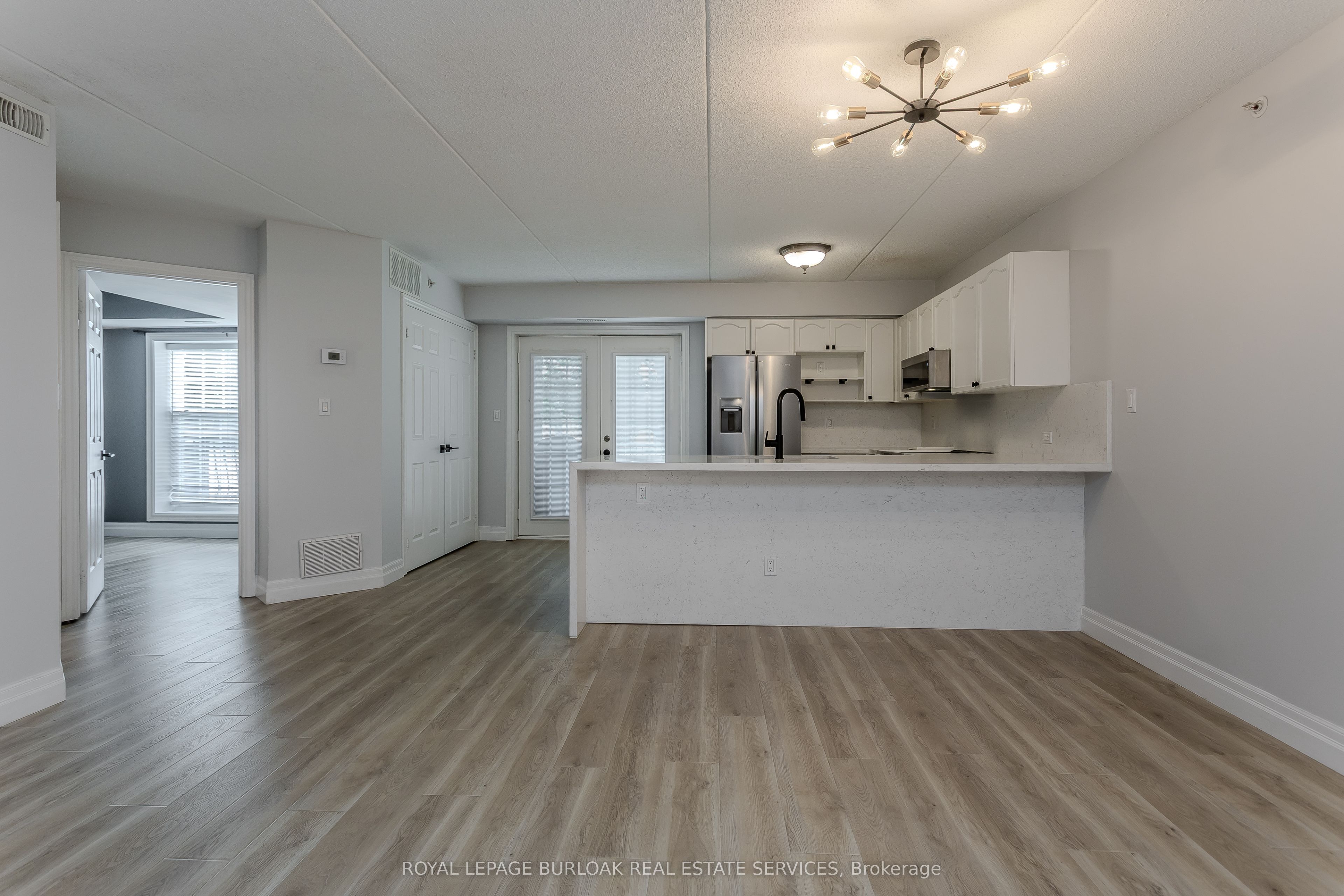 2035 Appleby Line 101 Property Photo 6