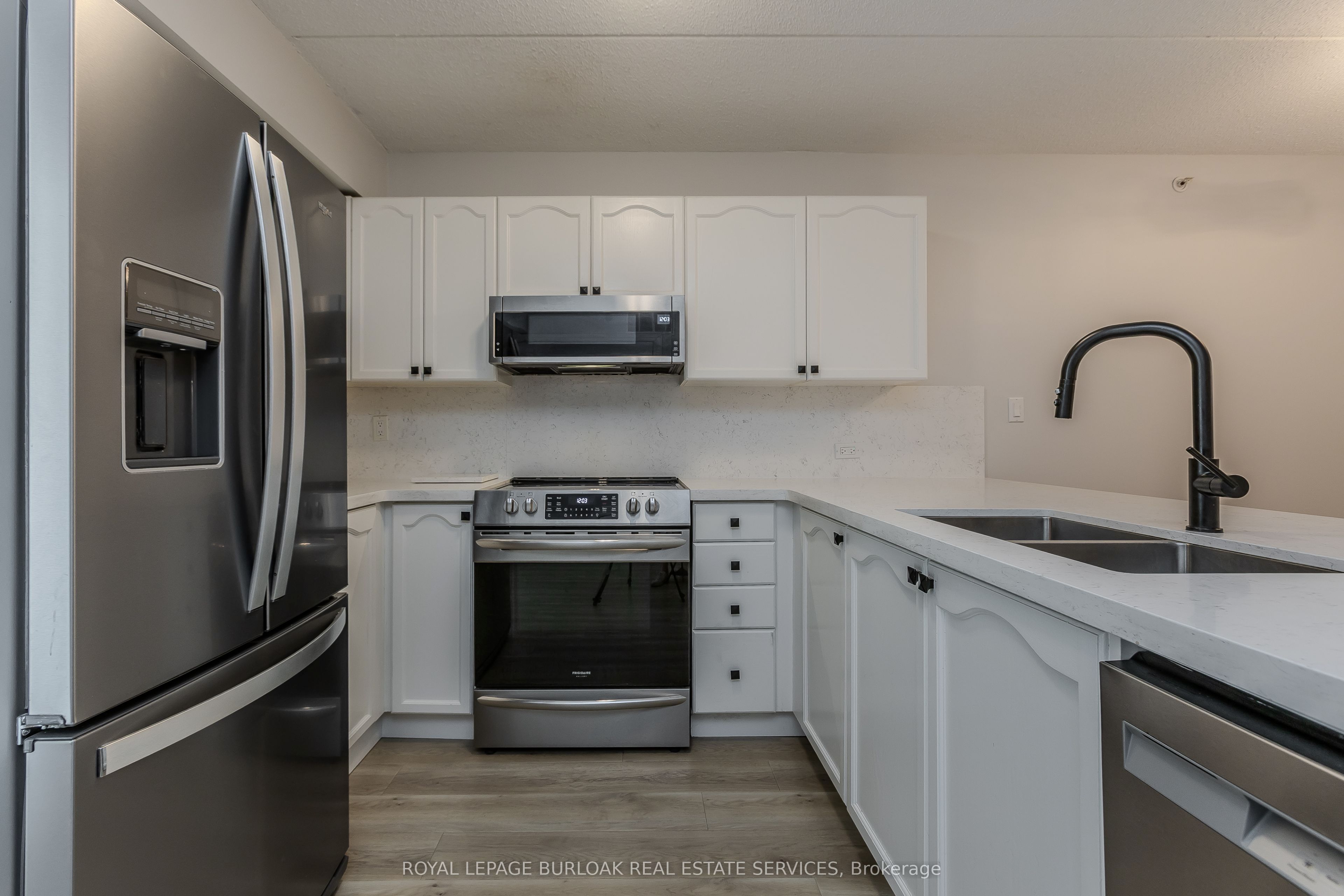 2035 Appleby Line 101 Property Photo 8