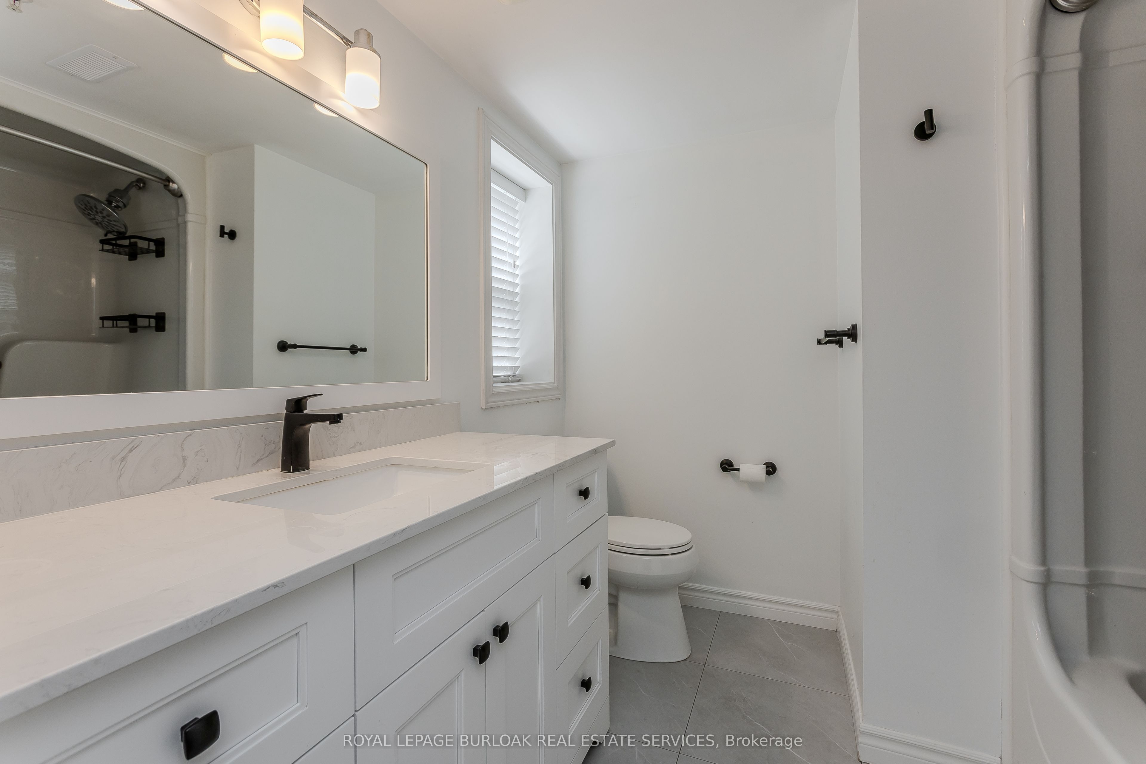 2035 Appleby Line 101 Property Photo 12