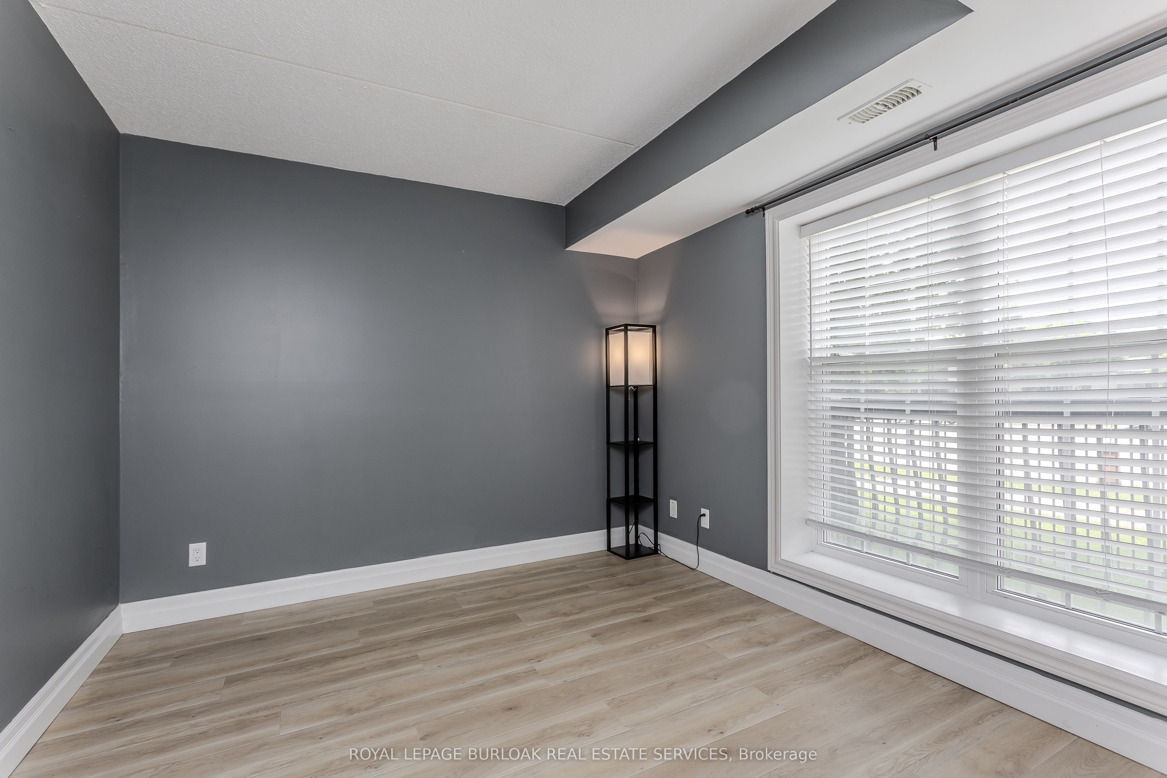 2035 Appleby Line 101 Property Photo 14