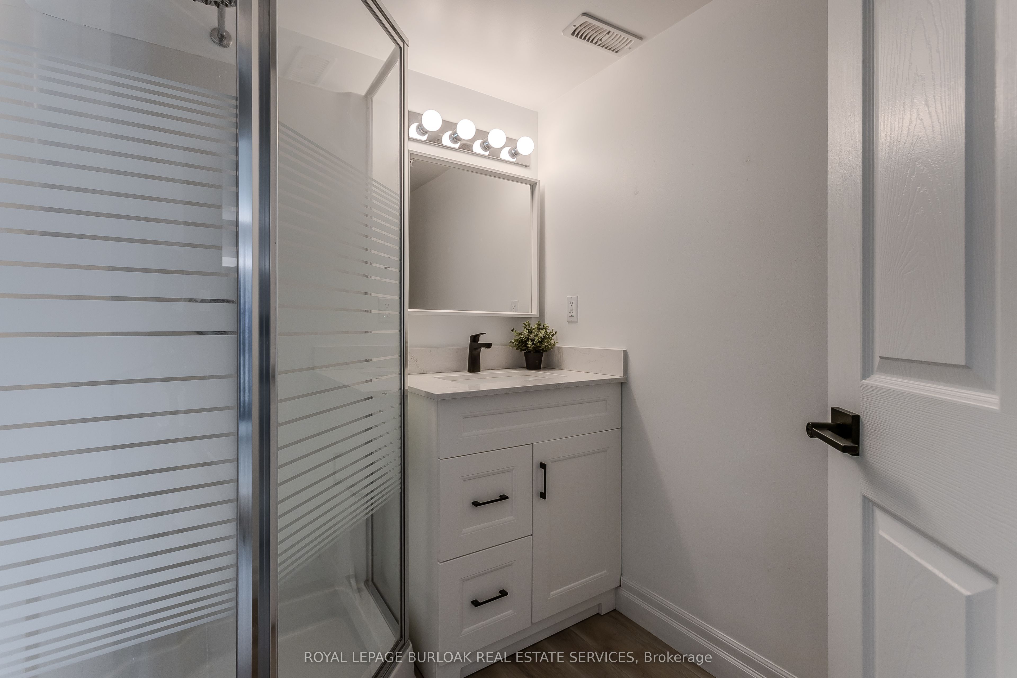 2035 Appleby Line 101 Property Photo 18