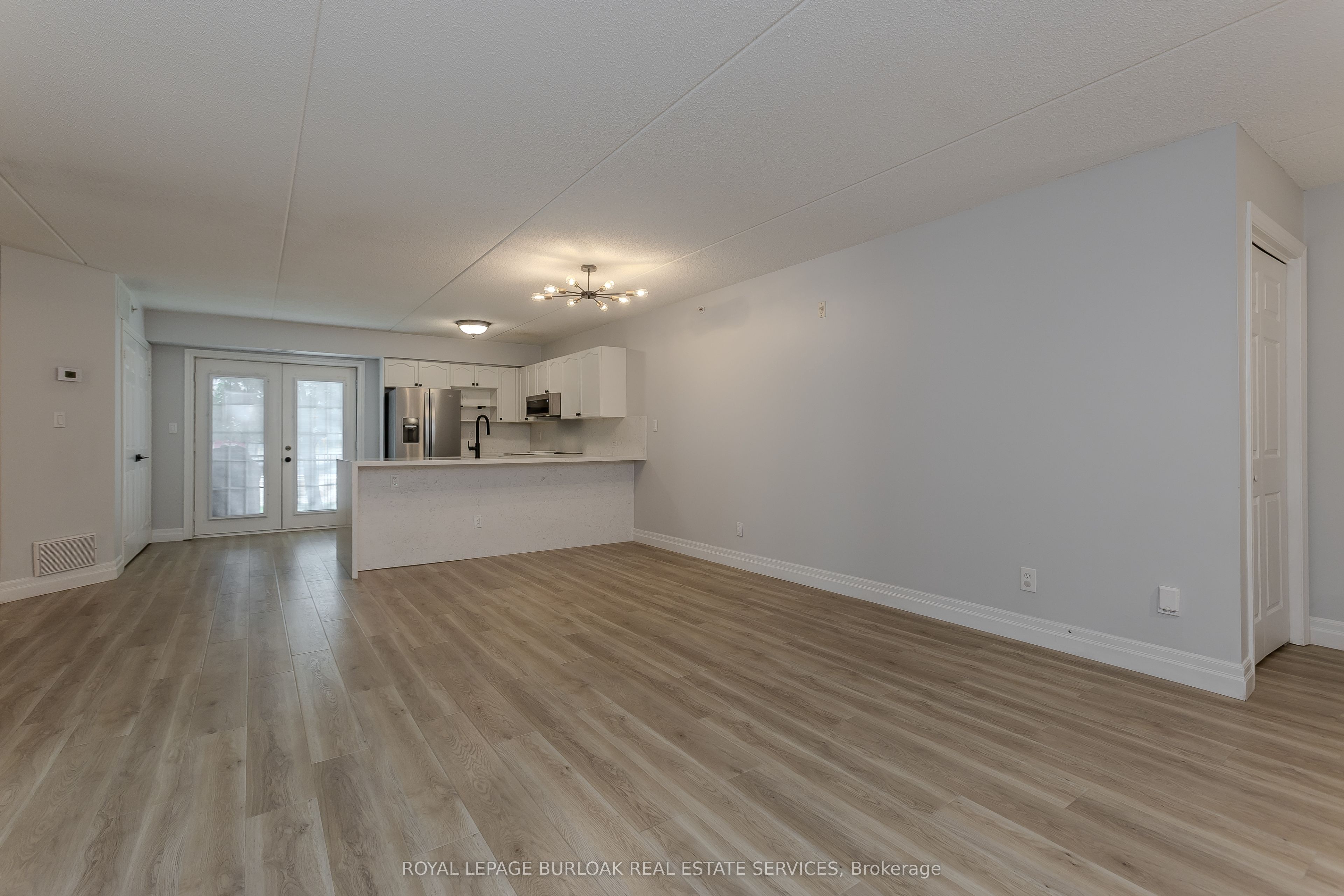 2035 Appleby Line 101 Property Photo 19