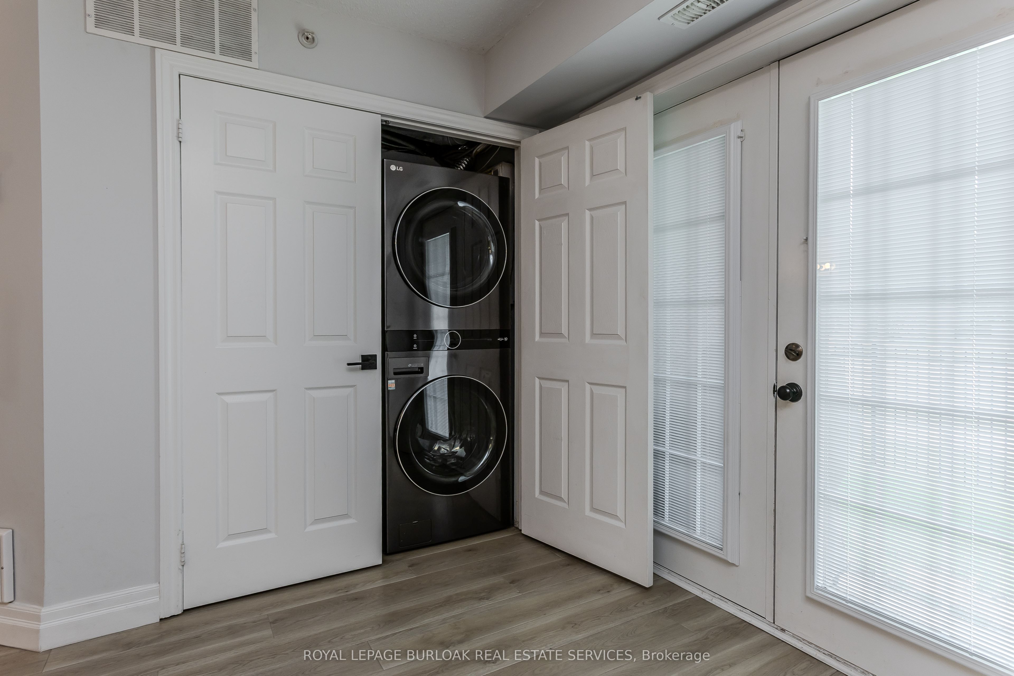 2035 Appleby Line 101 Property Photo 20