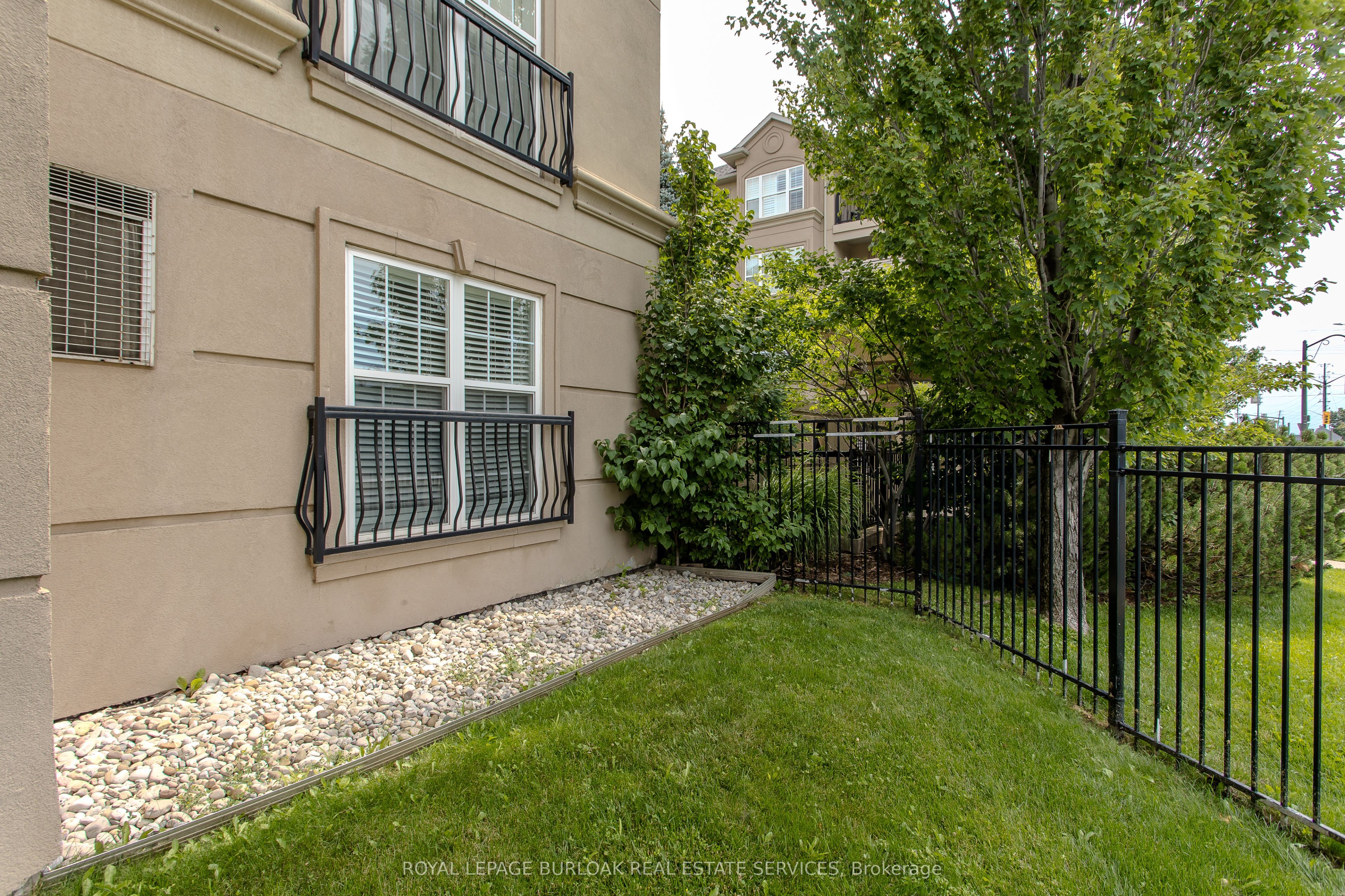 2035 Appleby Line 101 Property Photo 23