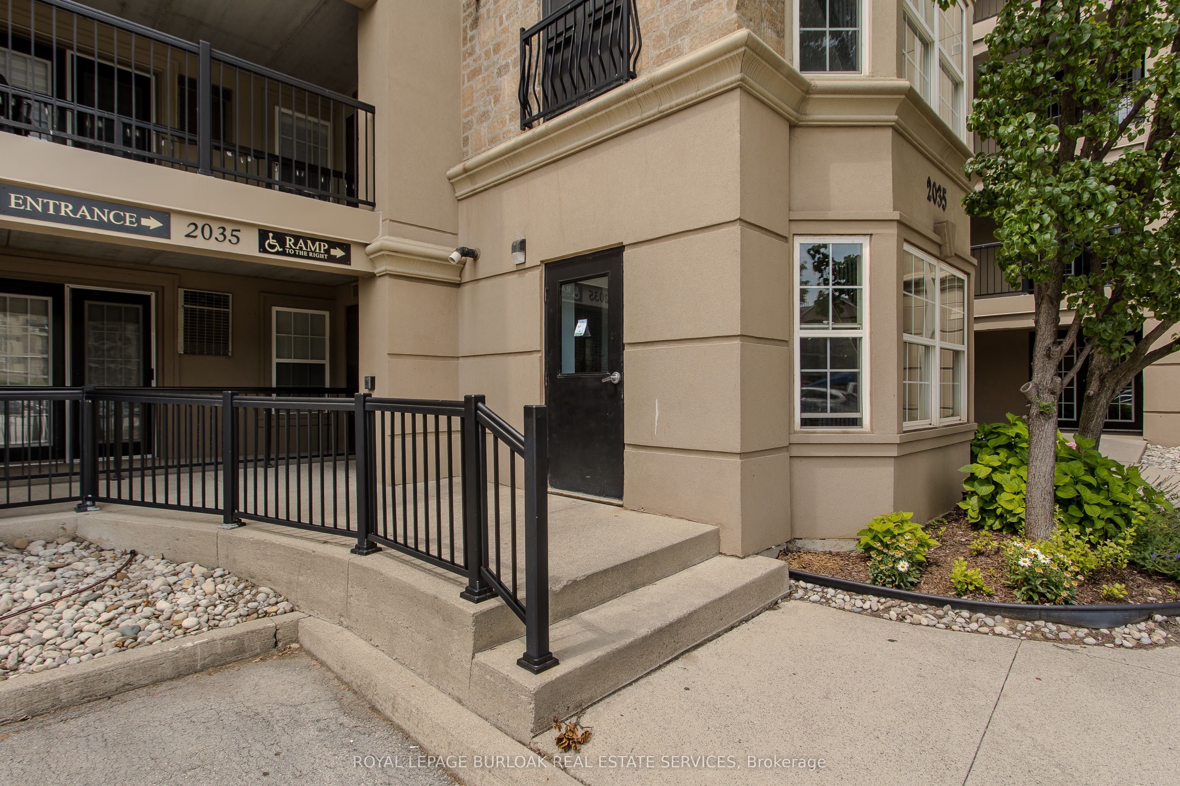 2035 Appleby Line 101 Property Photo 25