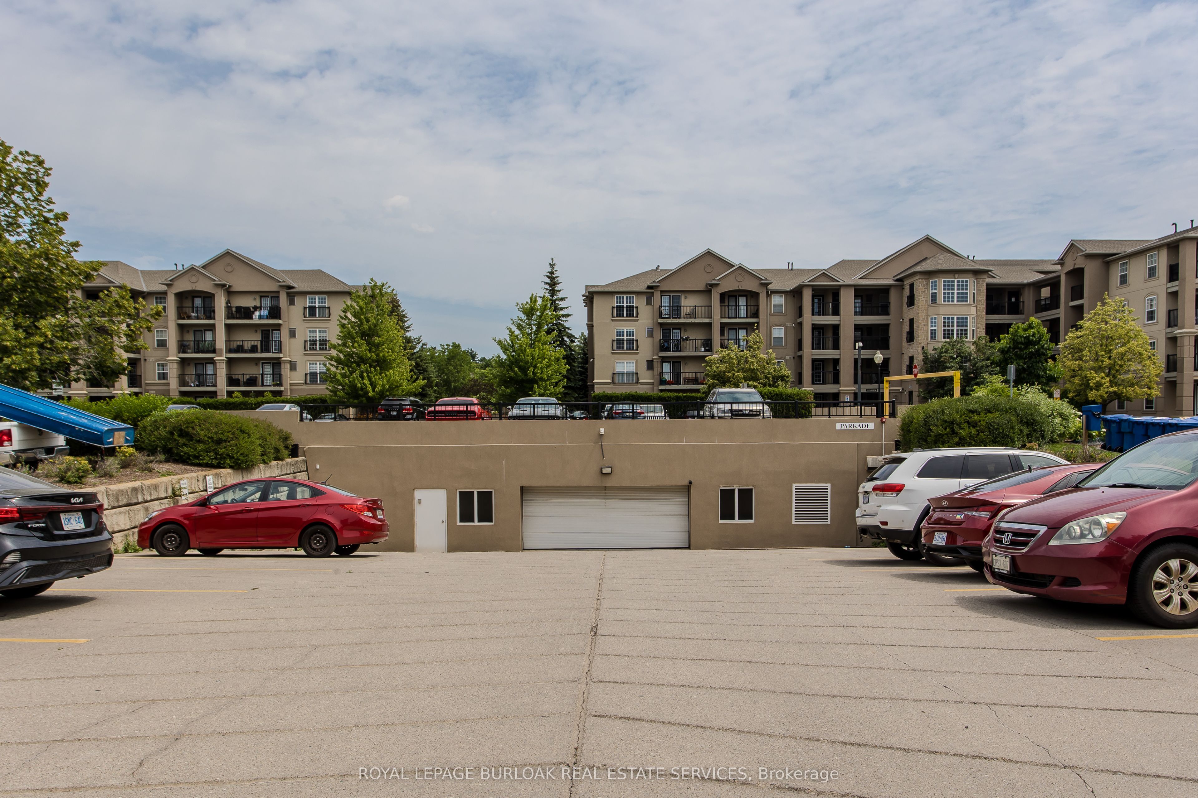 2035 Appleby Line 101 Property Photo 26
