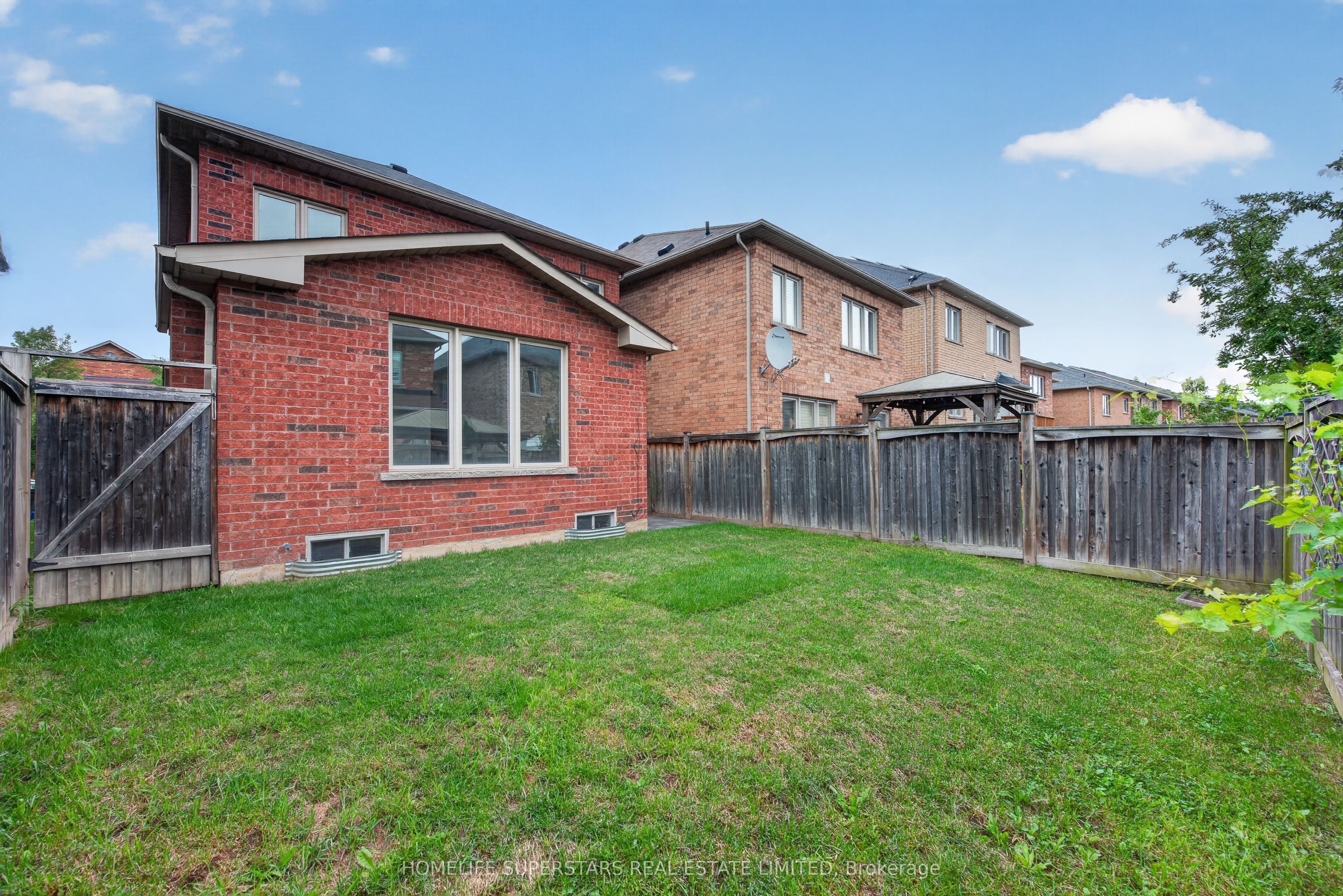254 Giddings Crescent Property Photo 4