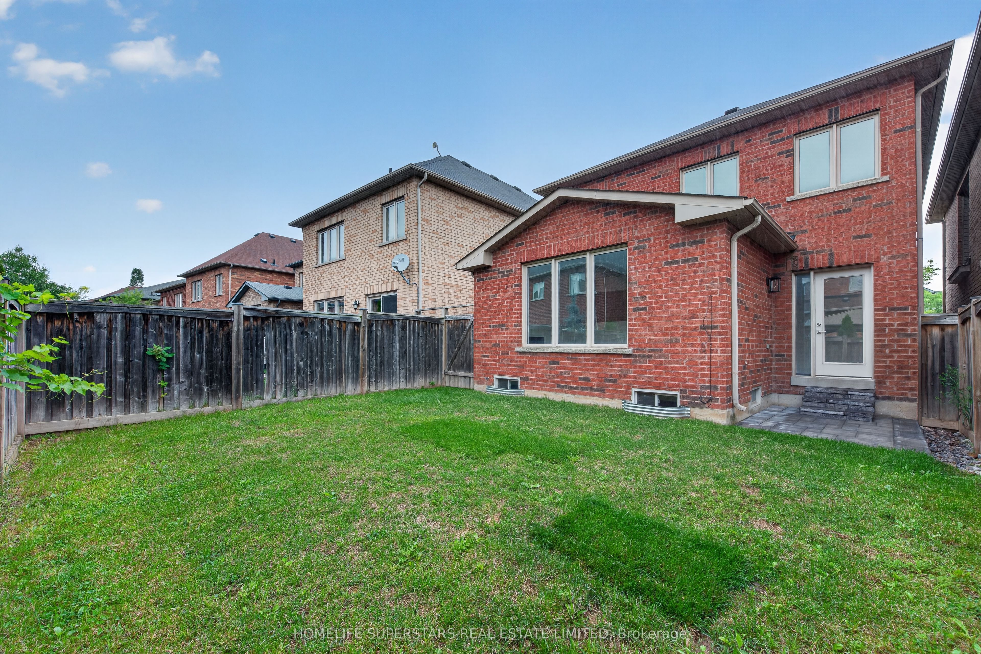 254 Giddings Crescent Property Photo 6