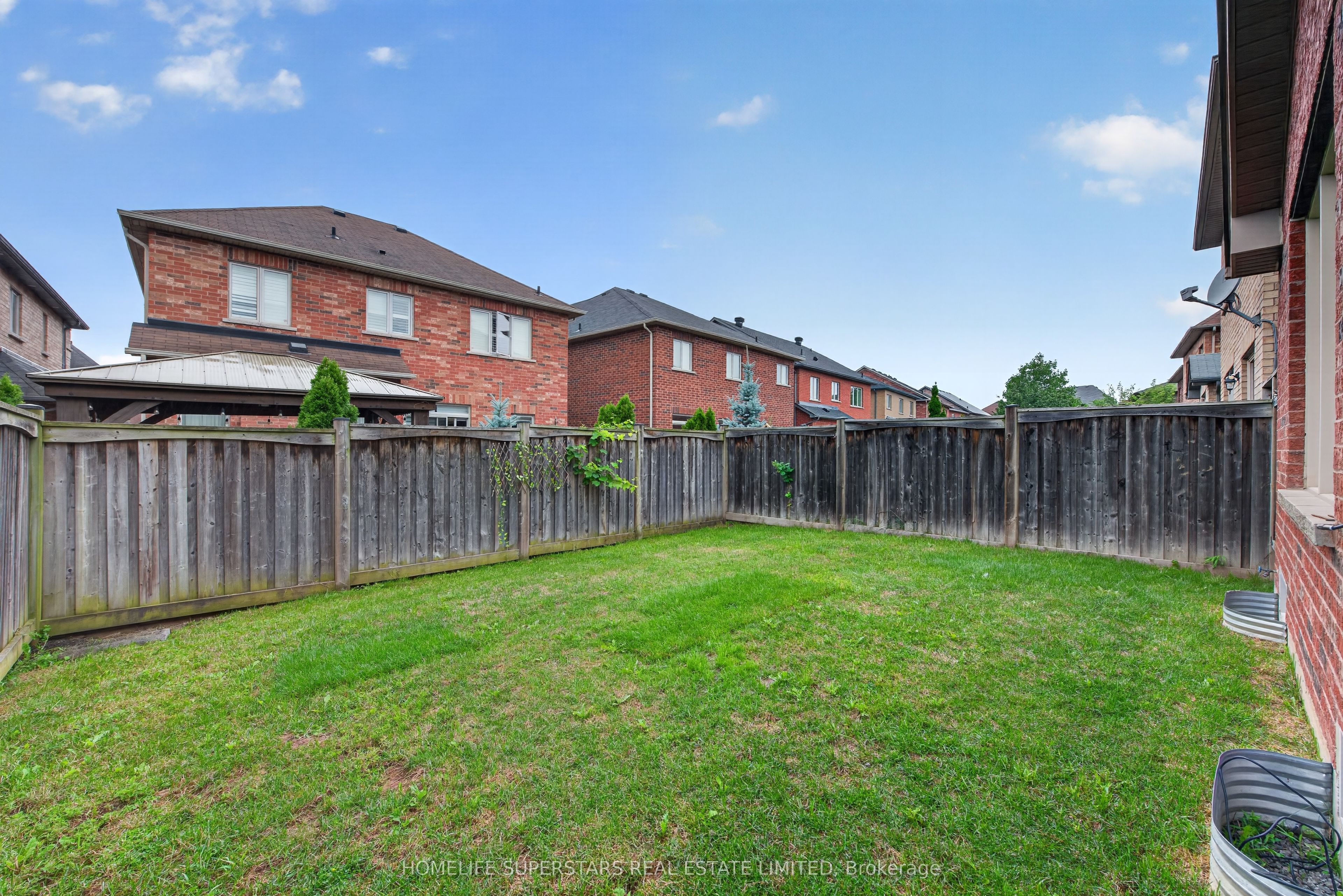 254 Giddings Crescent Property Photo 7