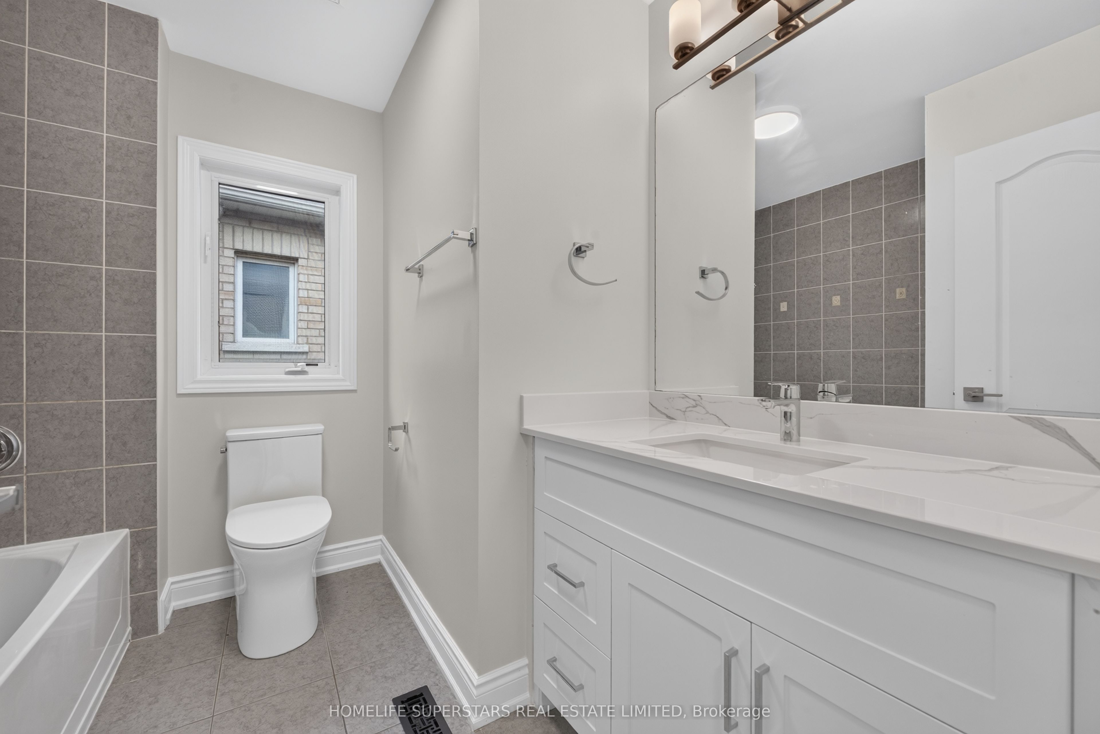 254 Giddings Crescent Property Photo 39