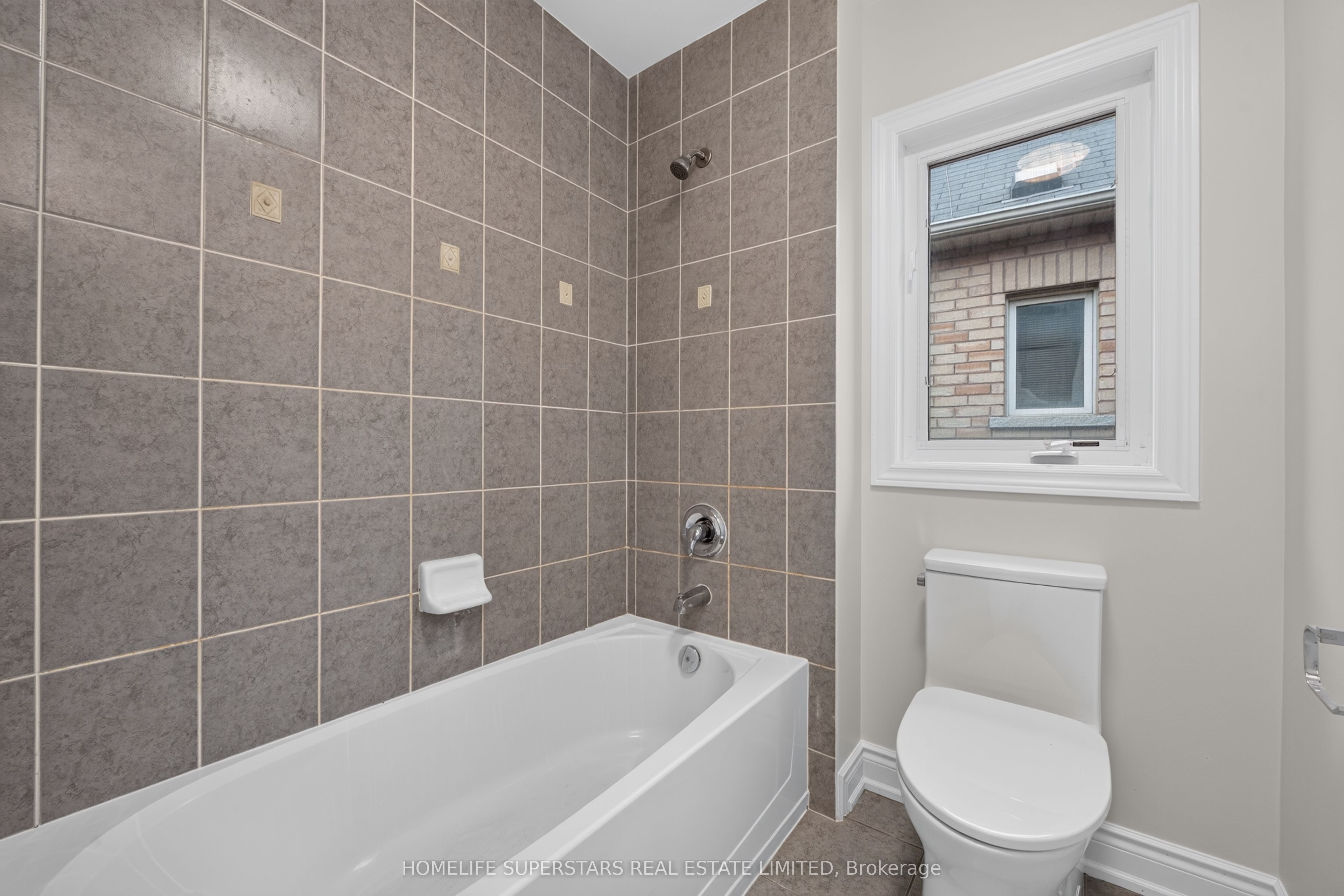 254 Giddings Crescent Property Photo 40