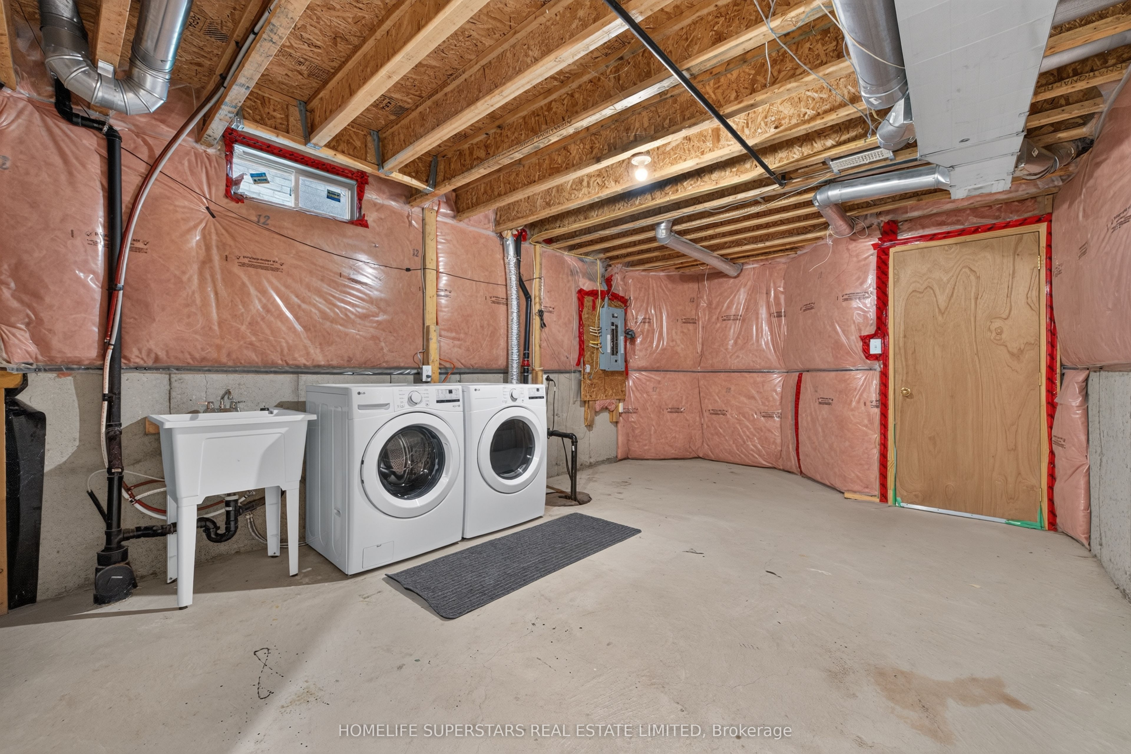 254 Giddings Crescent Property Photo 41