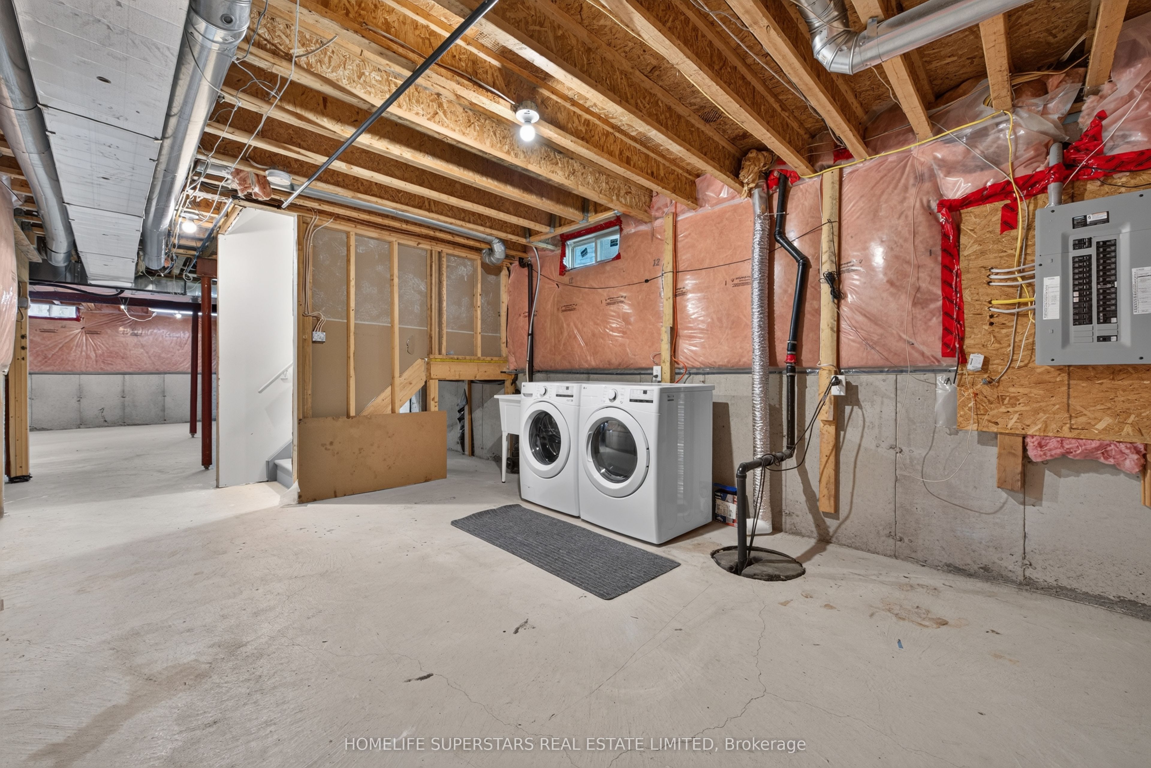 254 Giddings Crescent Property Photo 42