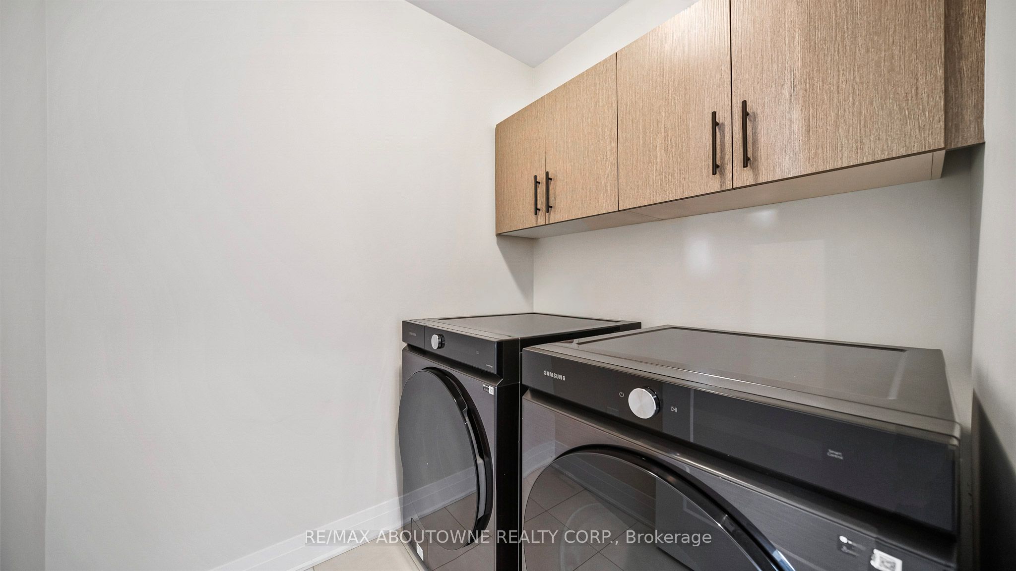 102 Settlers Road E Property Photo 18