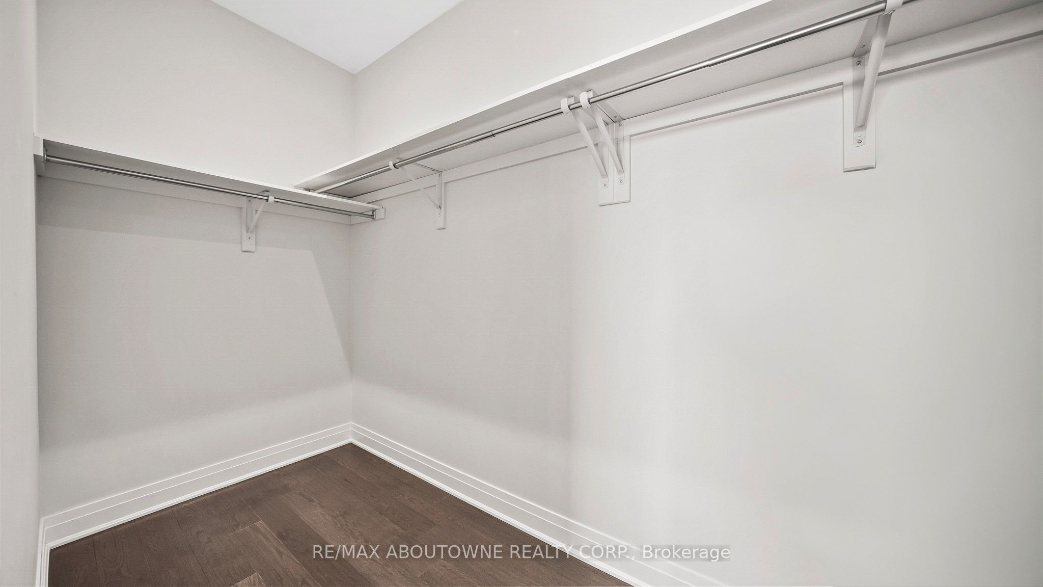 102 Settlers Road E Property Photo 22