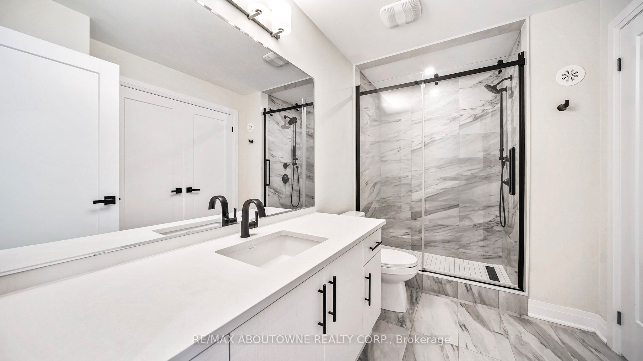 102 Settlers Road E Property Photo 27