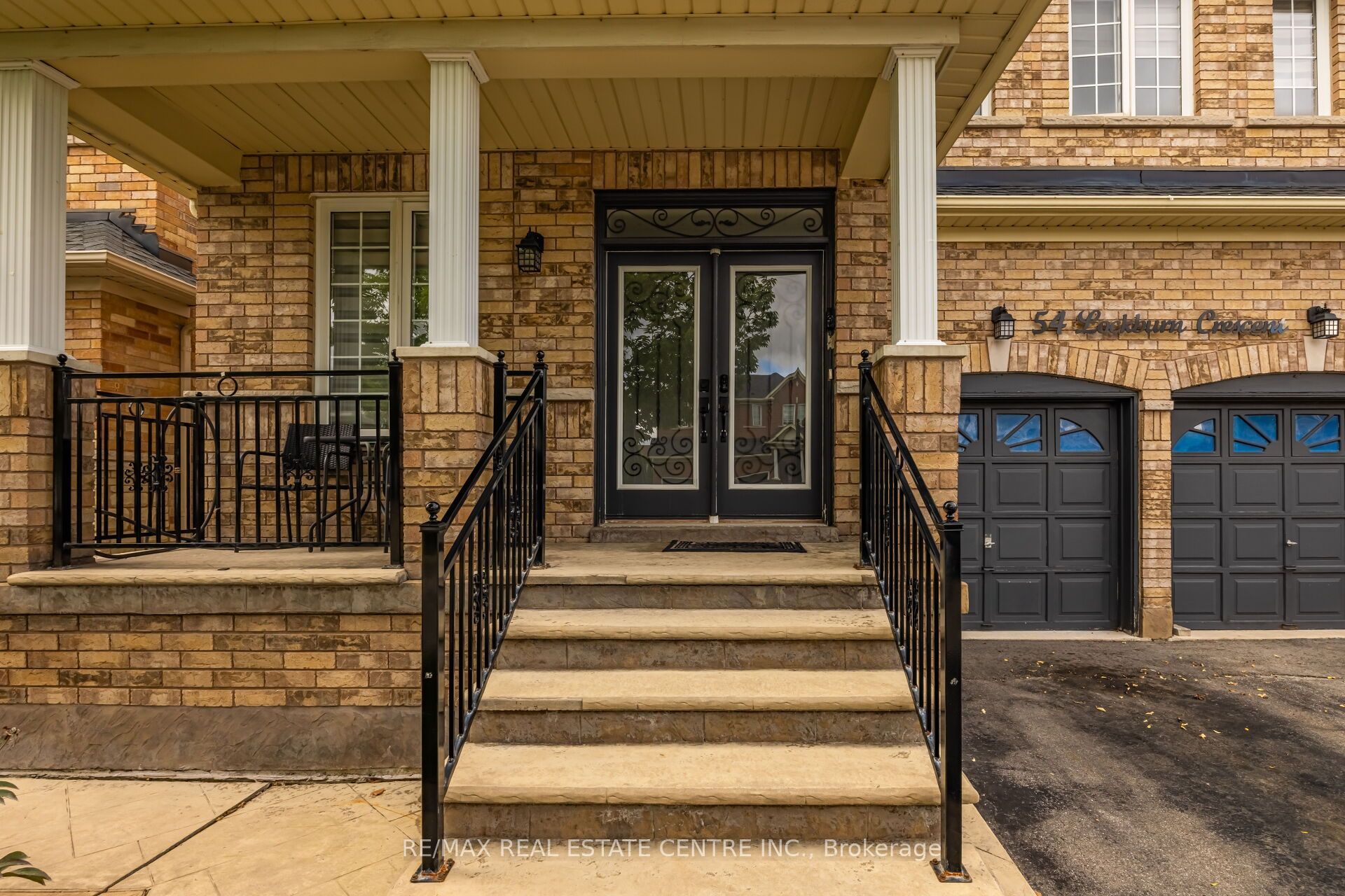54 Lockburn Crescent Property Photo 4