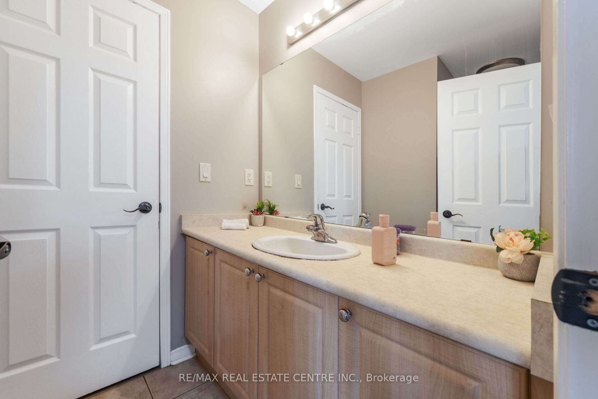 54 Lockburn Crescent Property Photo 29
