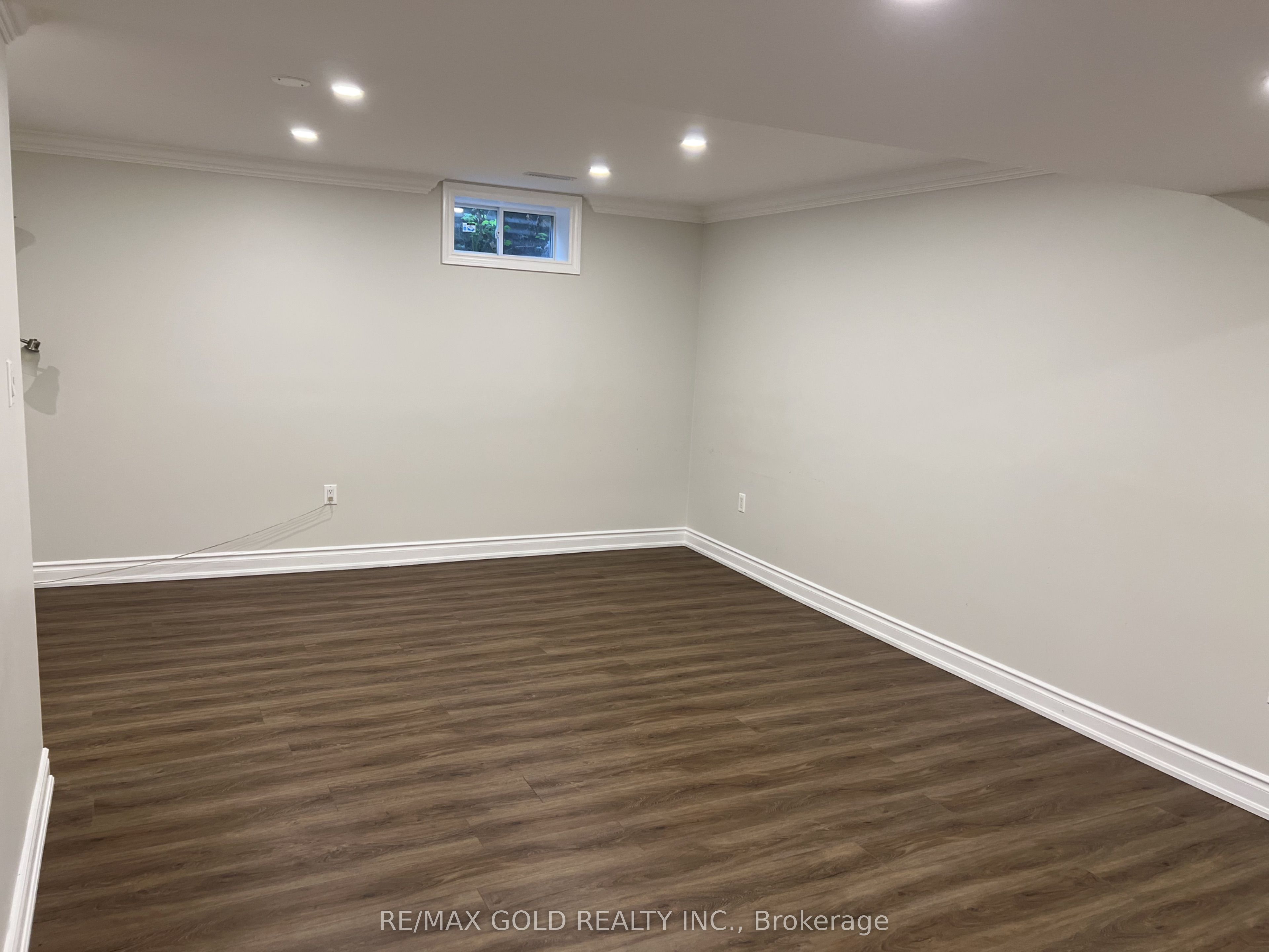 3125 Lednier Terrace Lower Property Photo 9