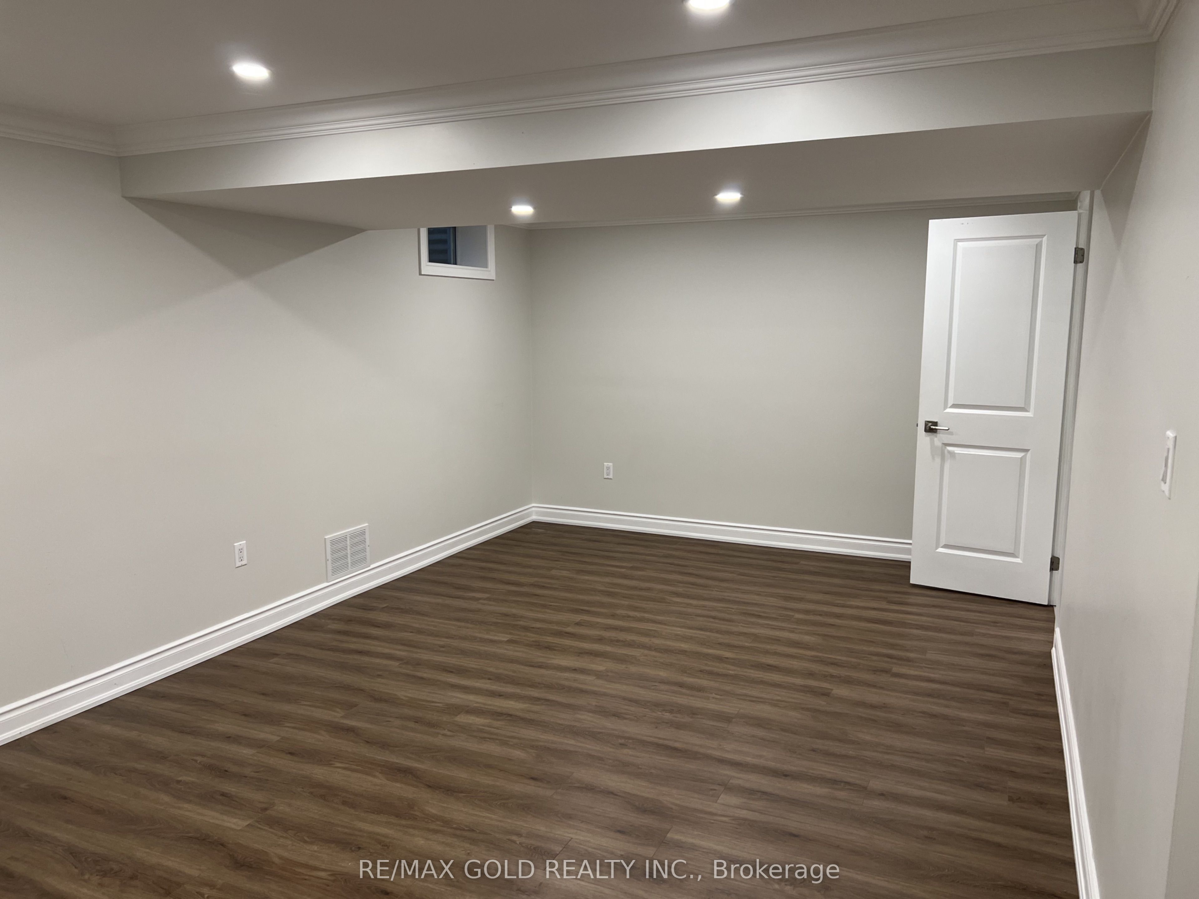 3125 Lednier Terrace Lower Property Photo 10